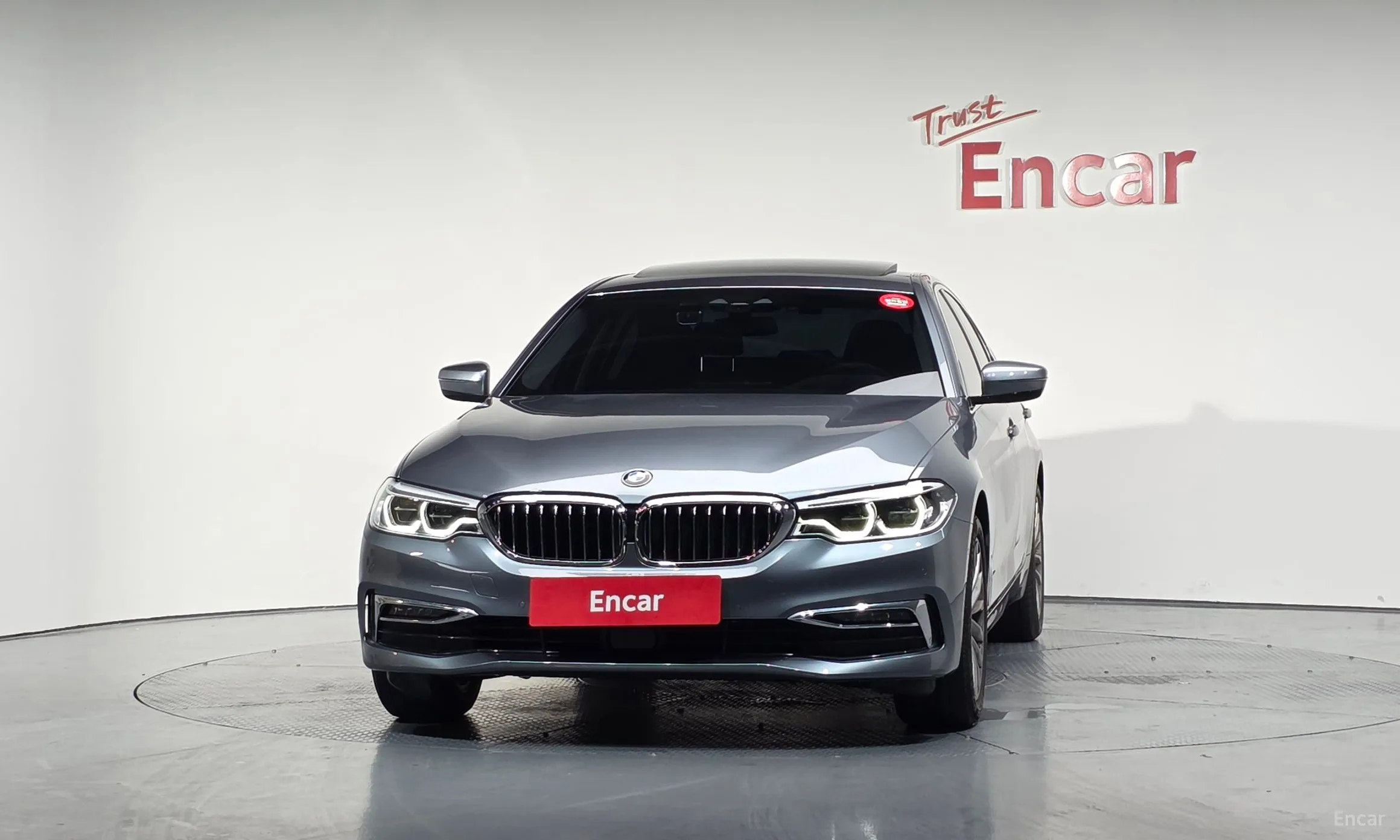 BMW 5 Series (G30) превью 2