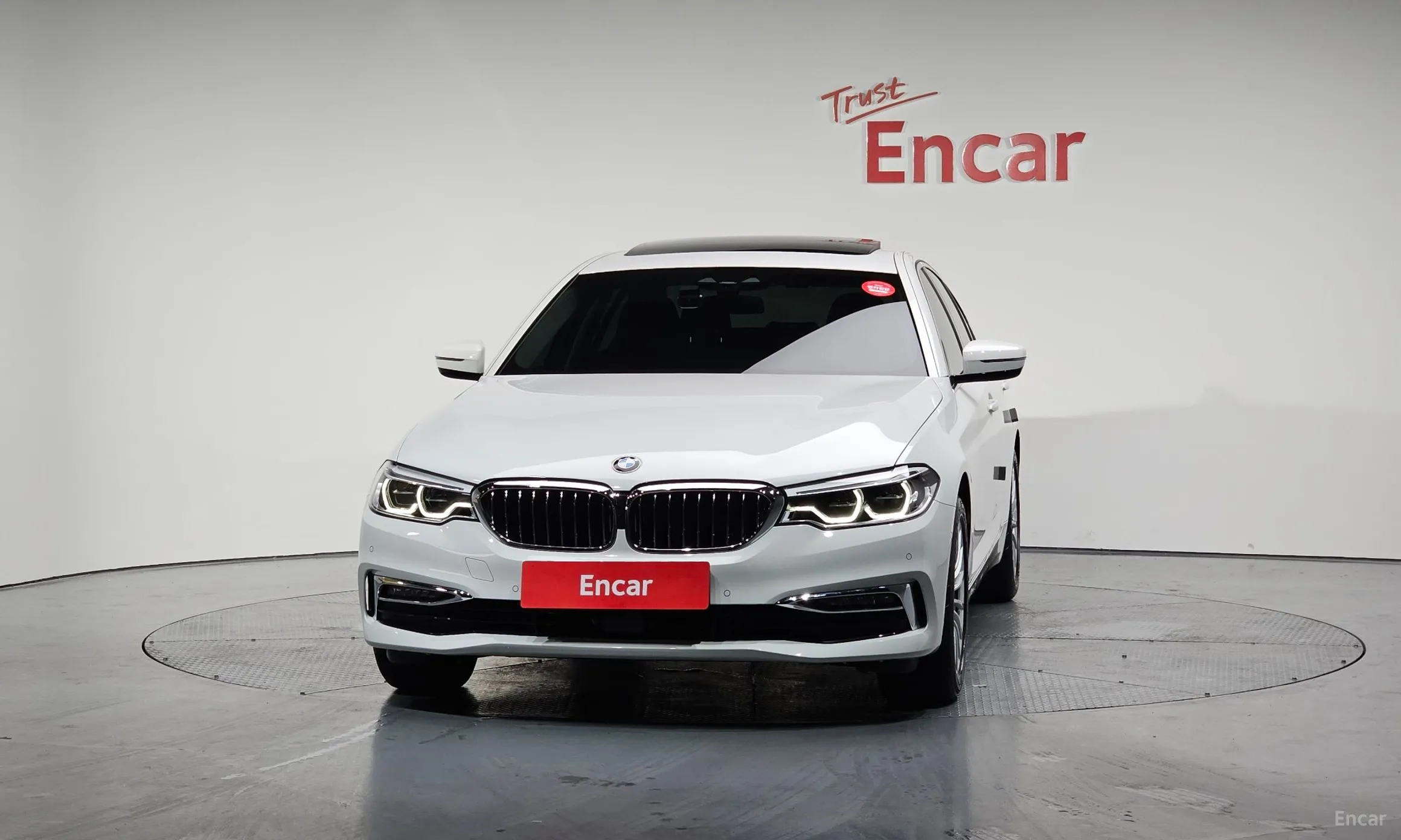 BMW 5 Series (G30) превью 2