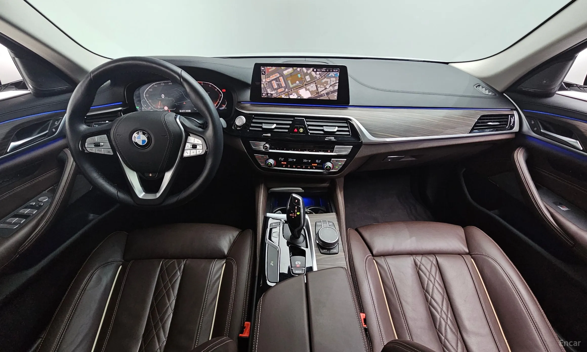 BMW 5 Series (G30) превью 4