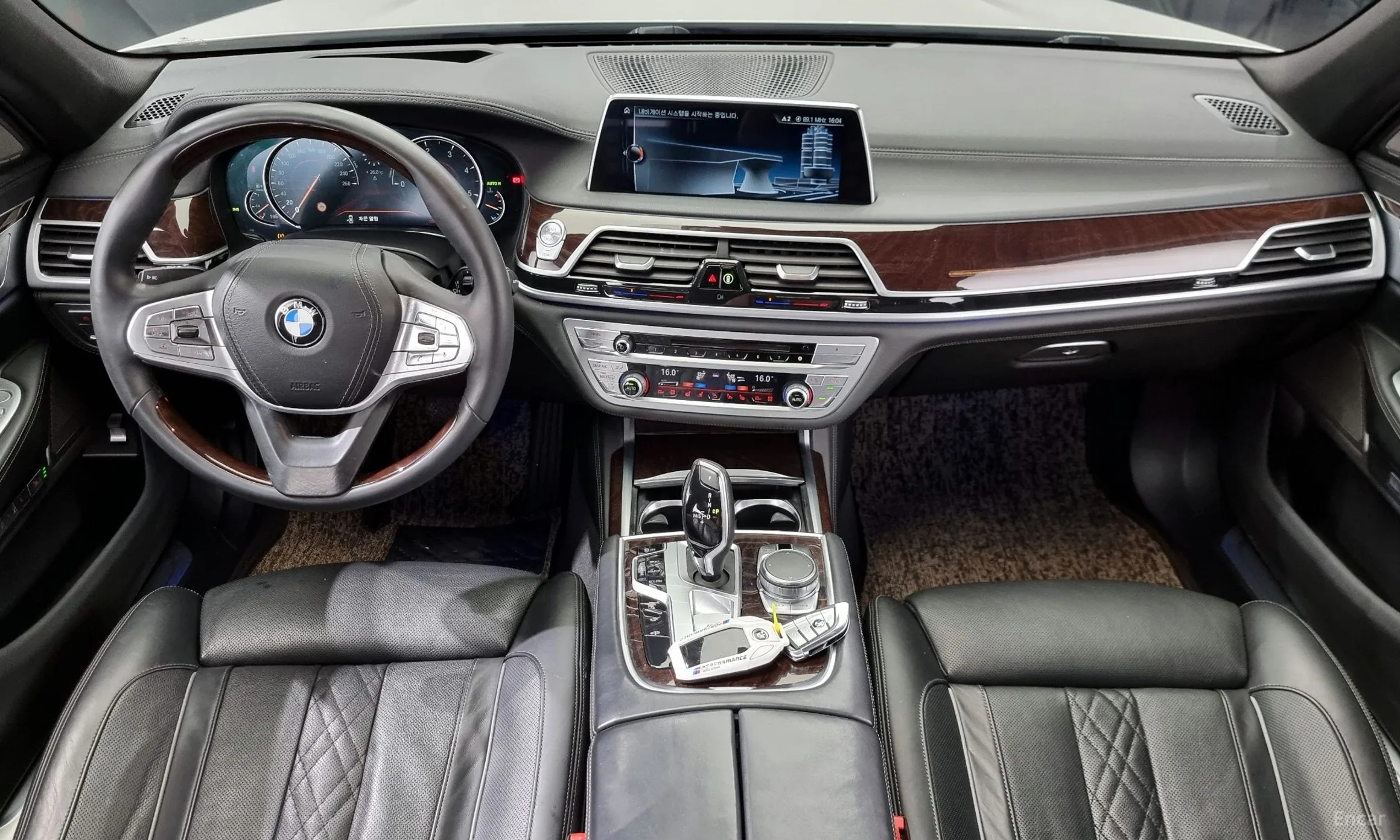 BMW 7 Series (G11) превью 4