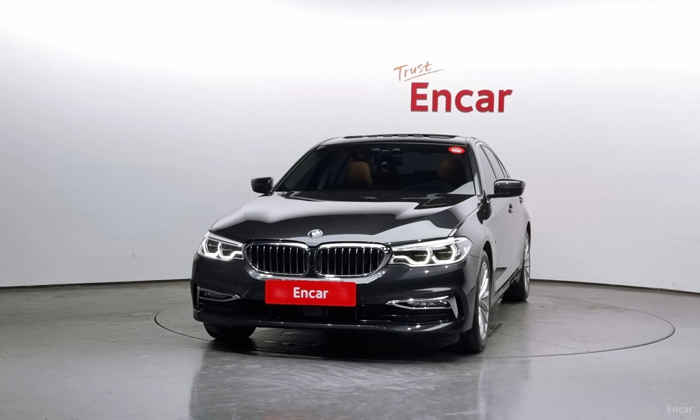 BMW 5 Series (G30) превью 2