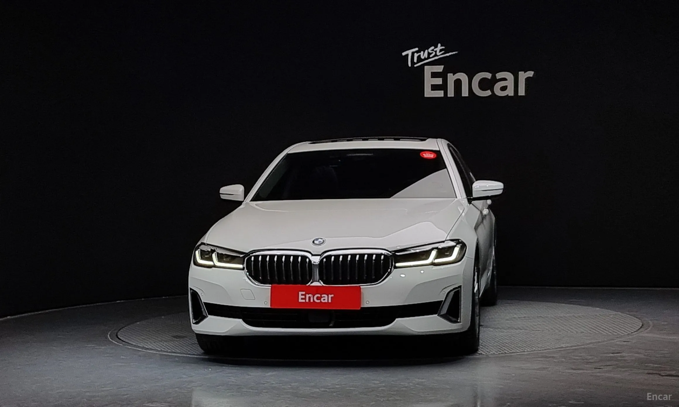 BMW 5 Series (G30) превью 2