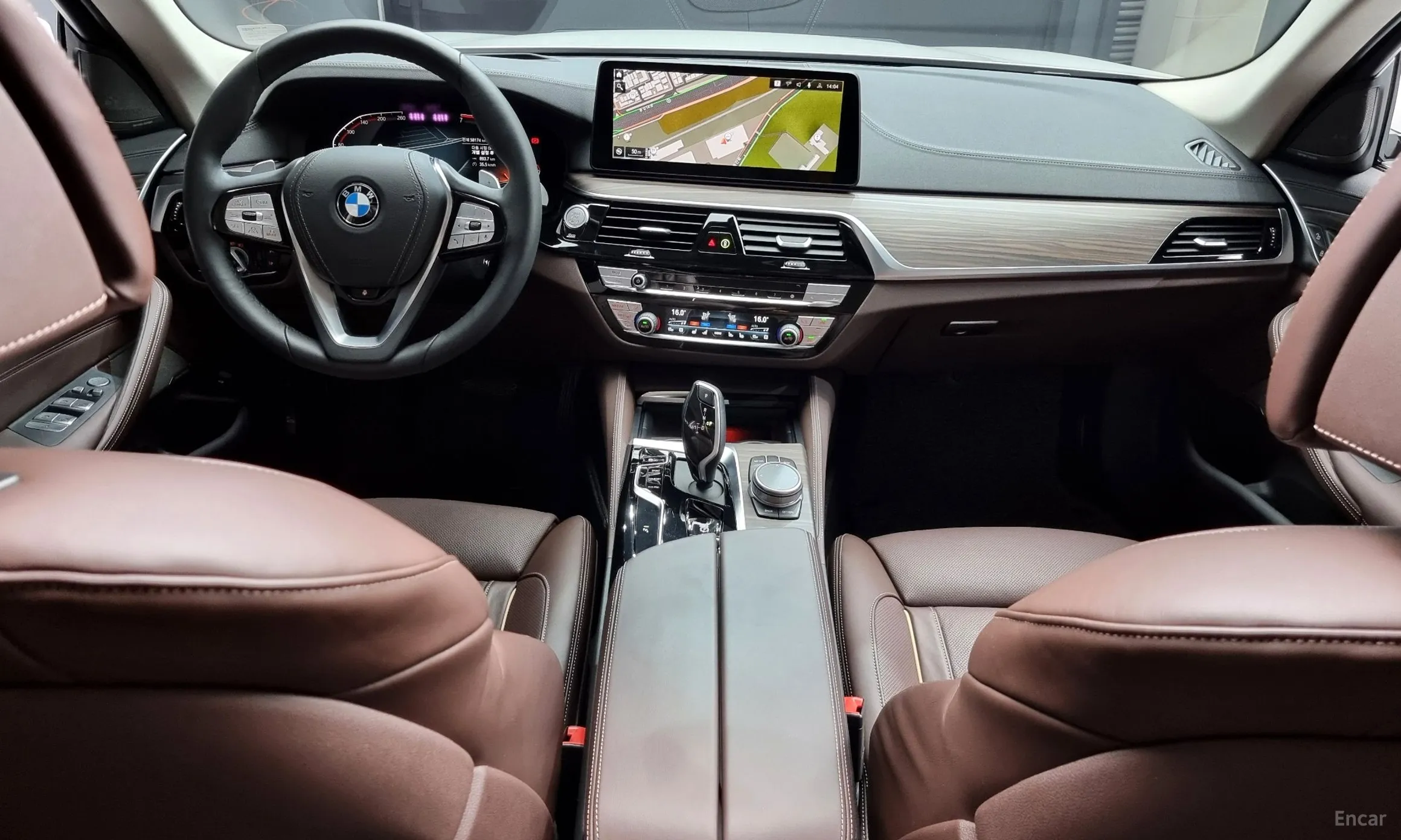 BMW 5 Series (G30) превью 4