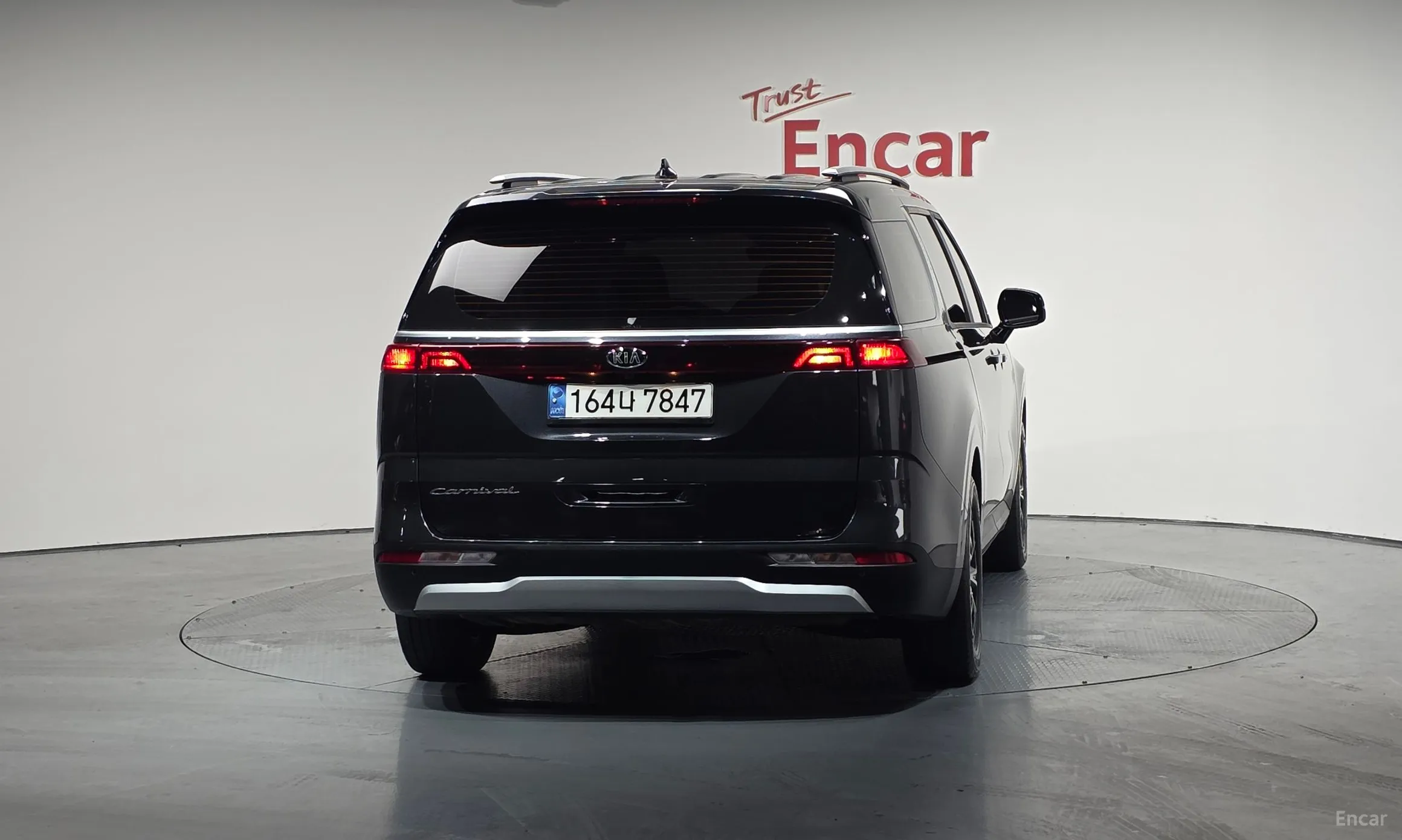 Kia Carnival Gen 4 превью 3