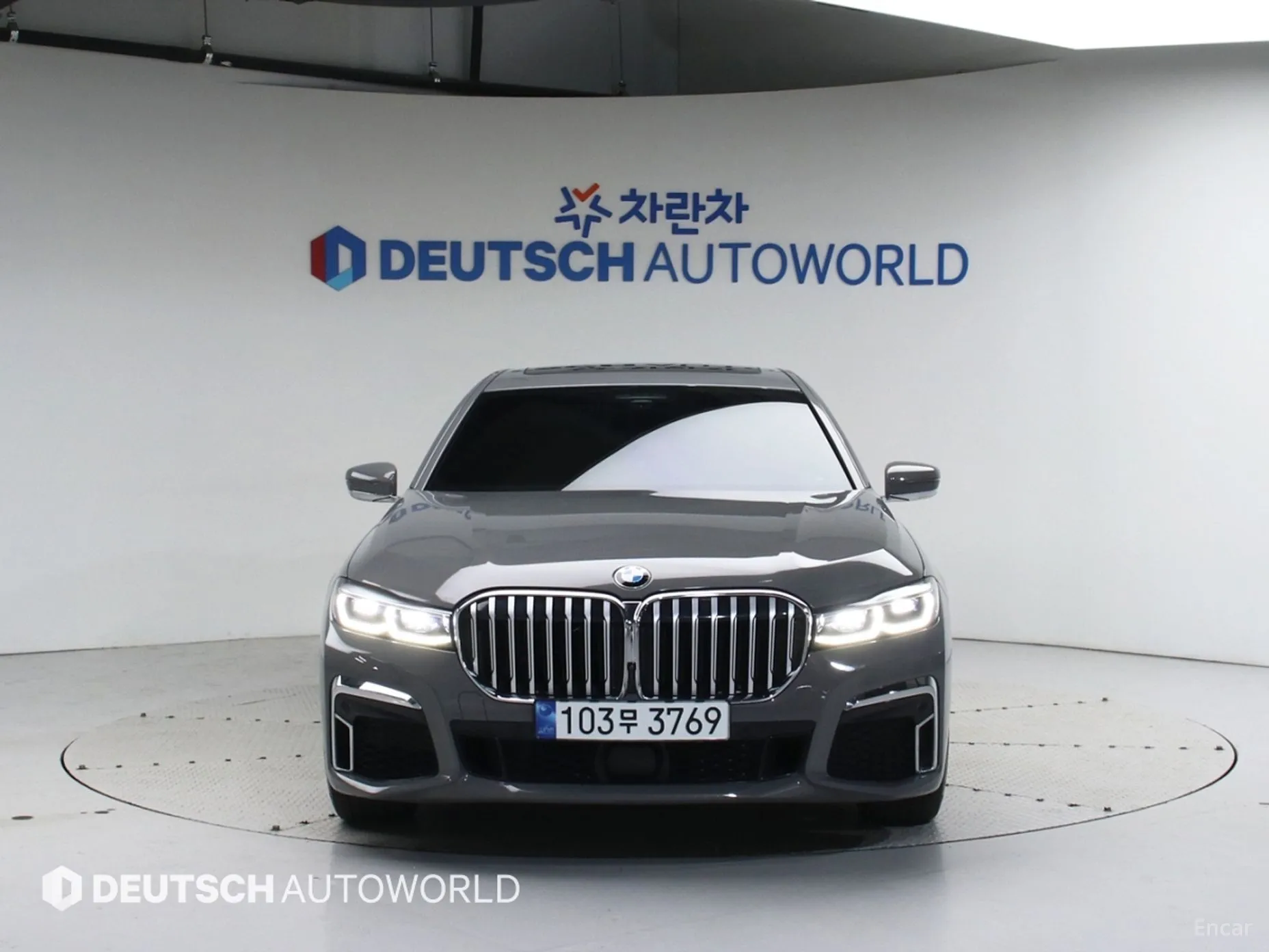 BMW 7 Series (G11) превью 2