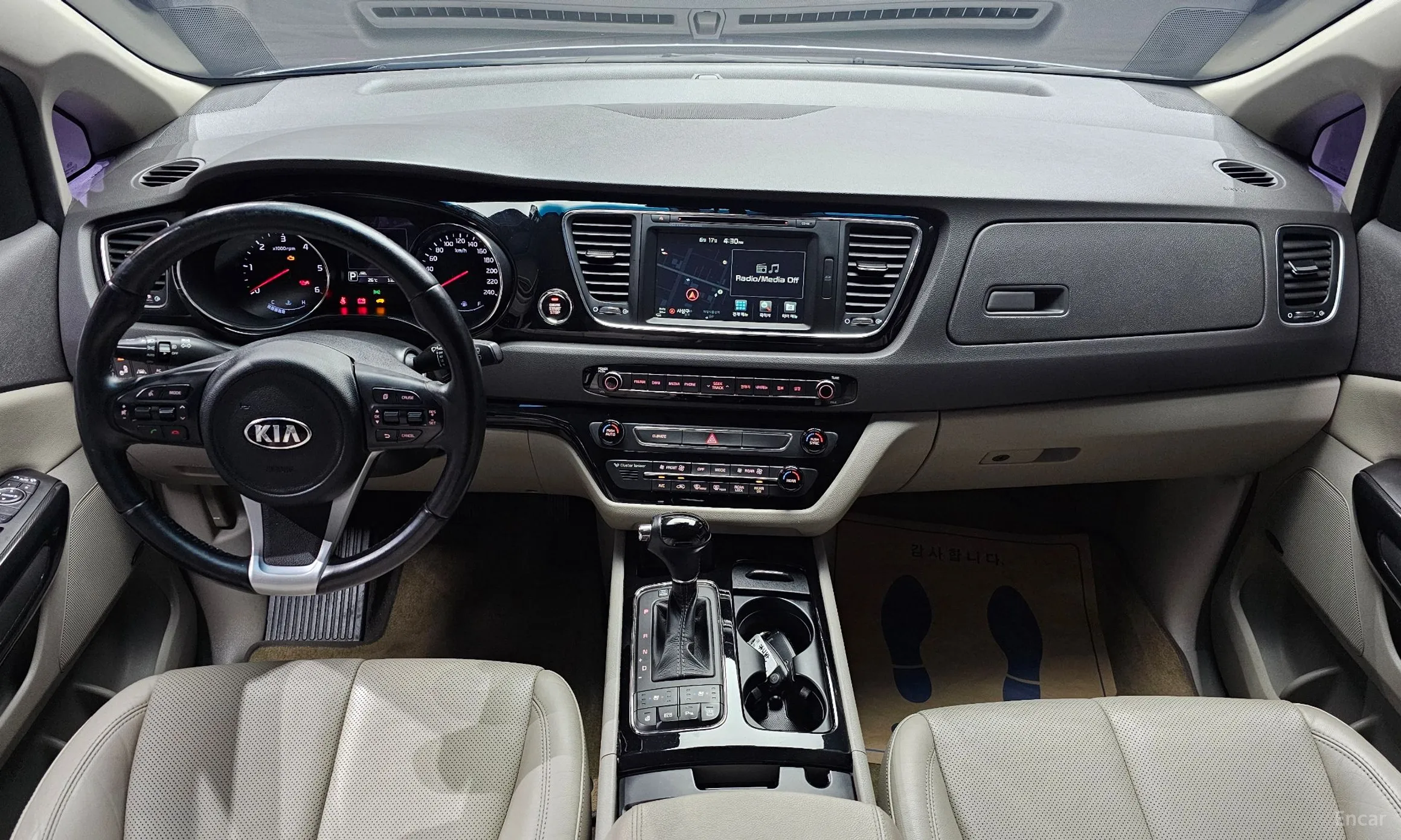 Kia Carnival превью 4