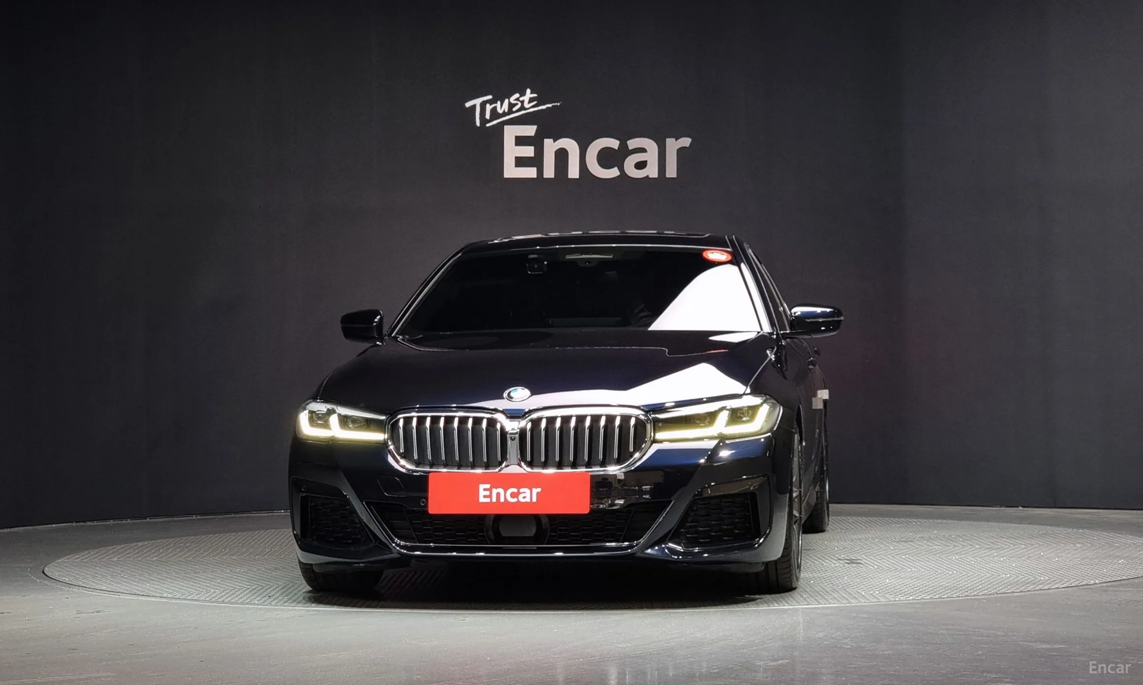 BMW 5 Series (G30) превью 2