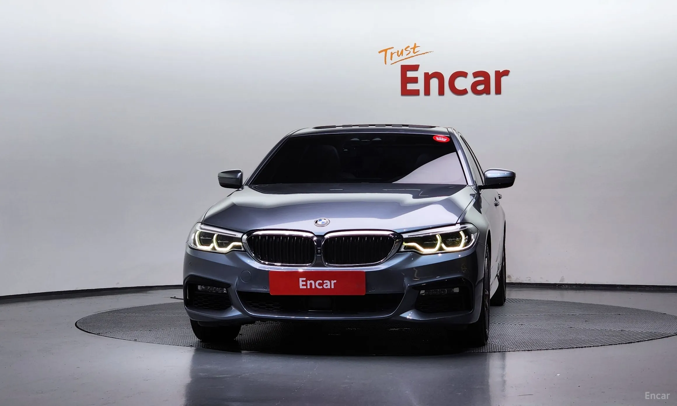 BMW 5 Series (G30) превью 2