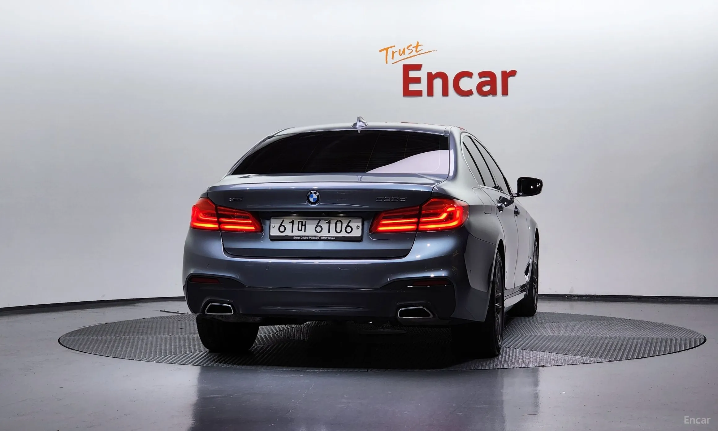 BMW 5 Series (G30) превью 3