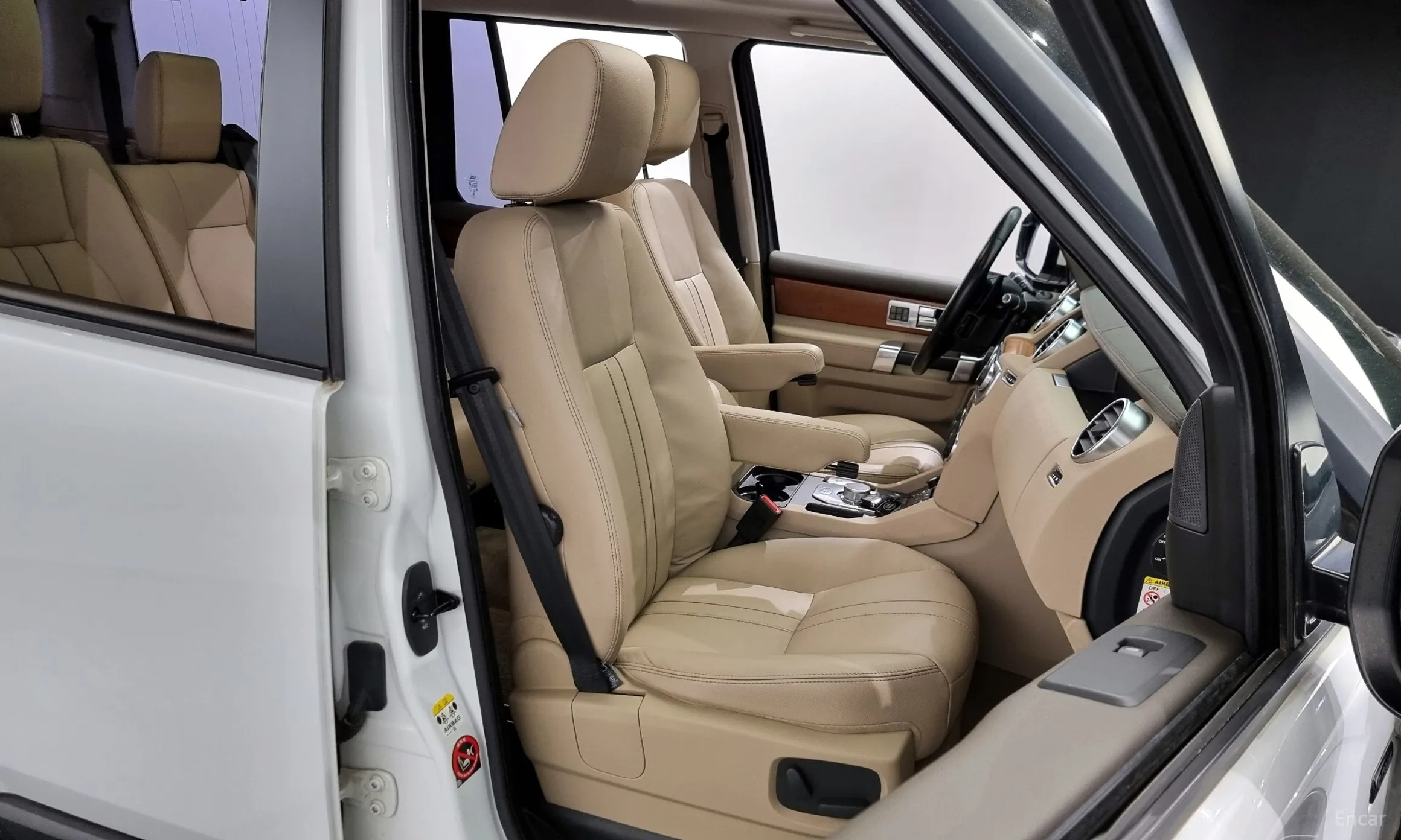 Land Rover Discovery 4 превью 12