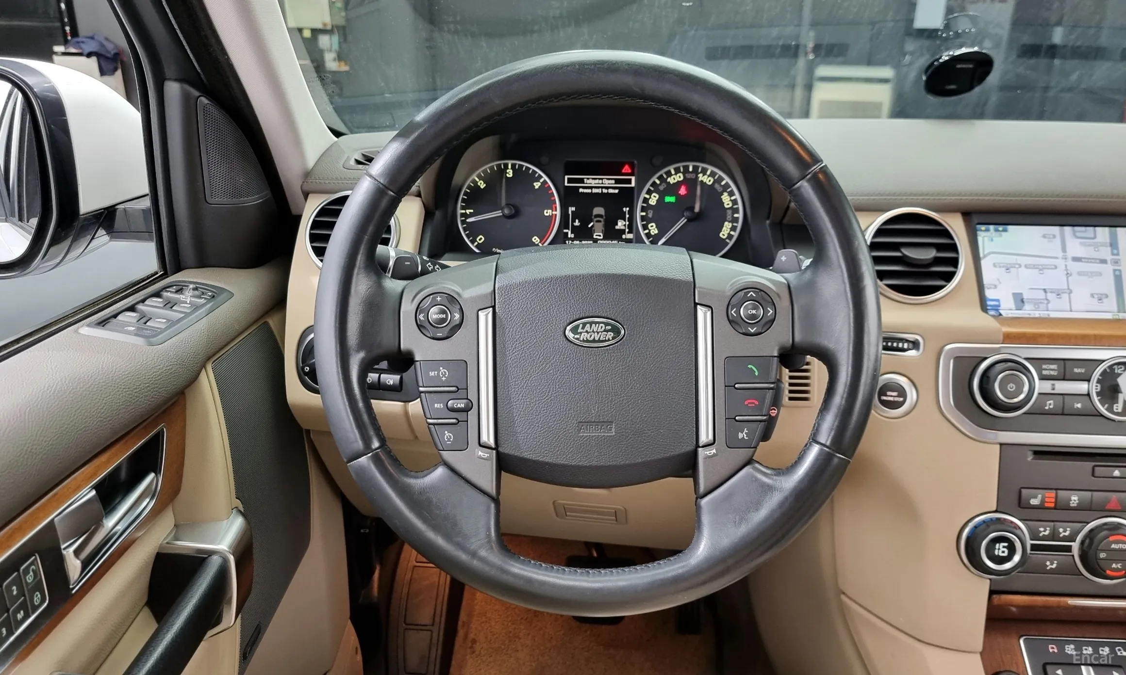 Land Rover Discovery 4 превью 13