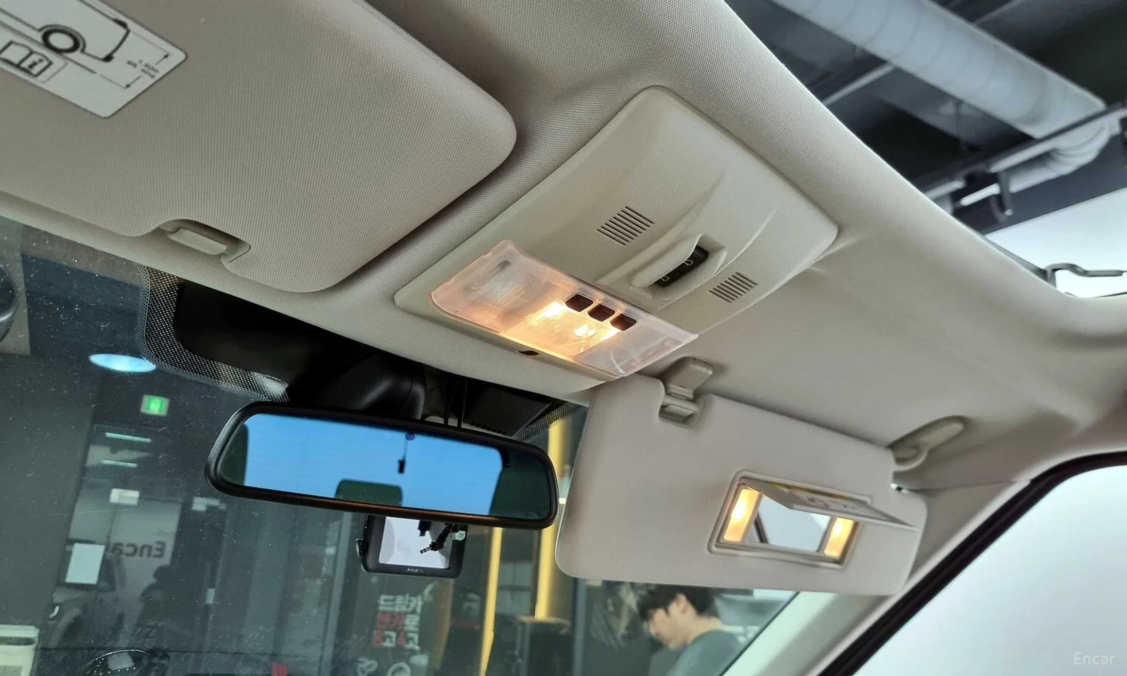 Land Rover Discovery 4 превью 17