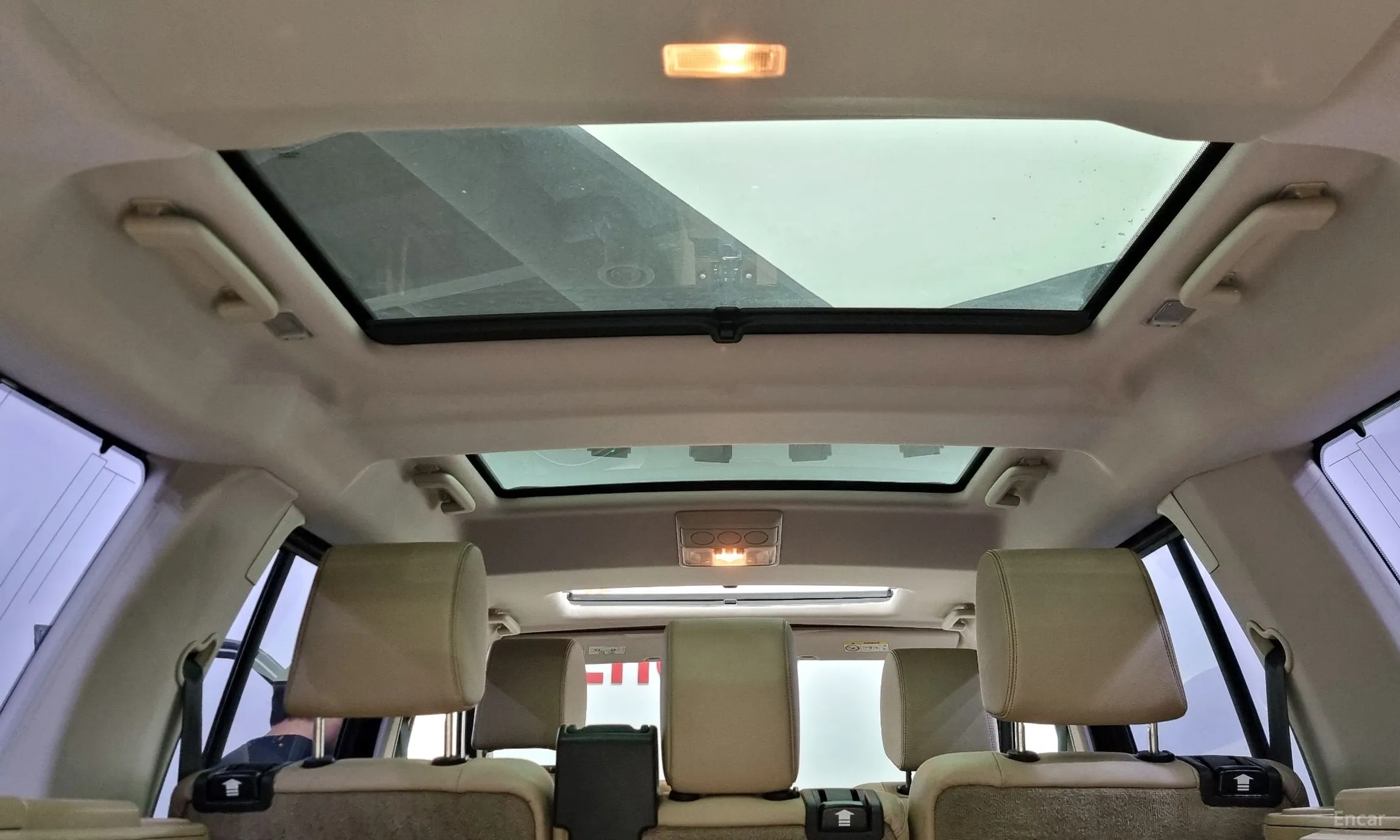 Land Rover Discovery 4 превью 19