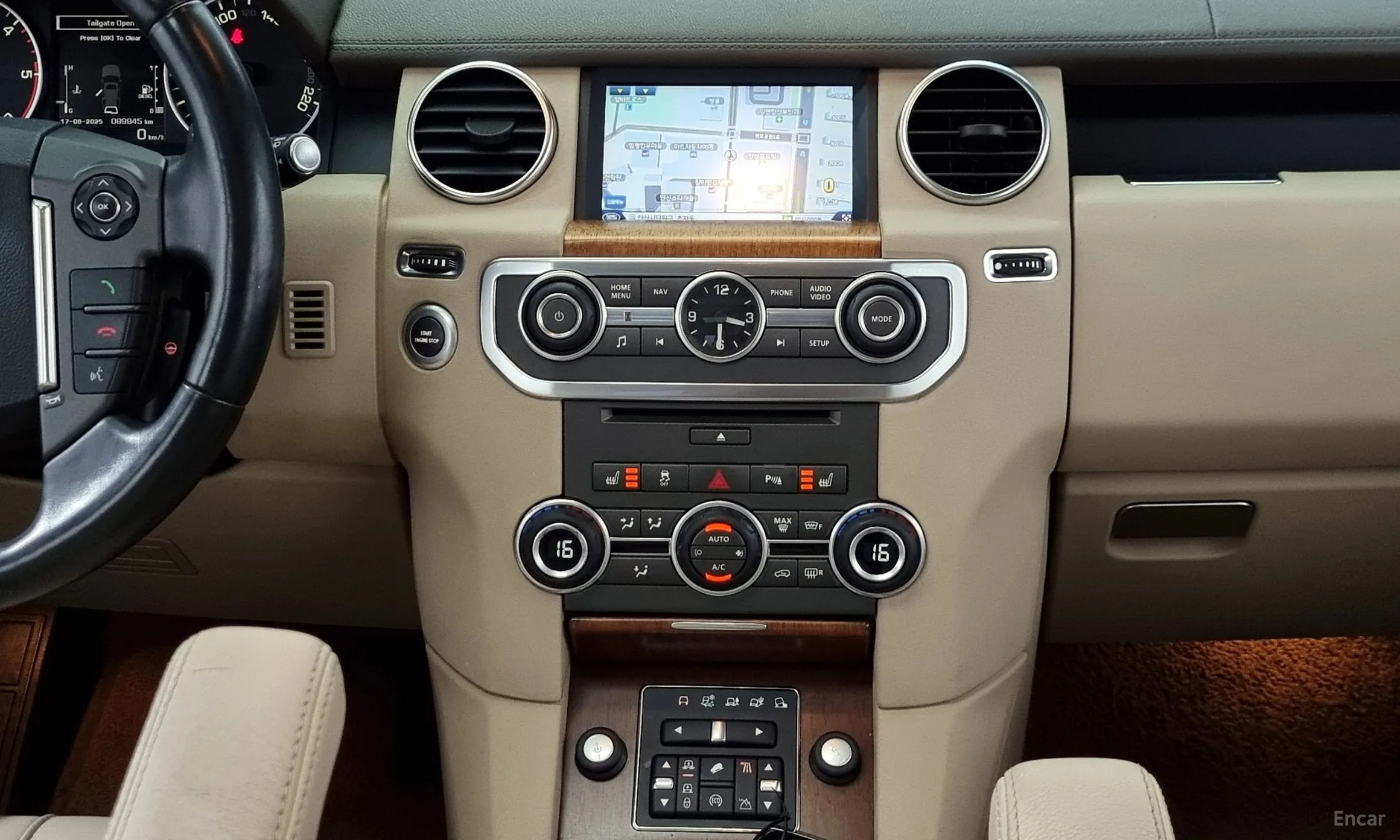 Land Rover Discovery 4 превью 20