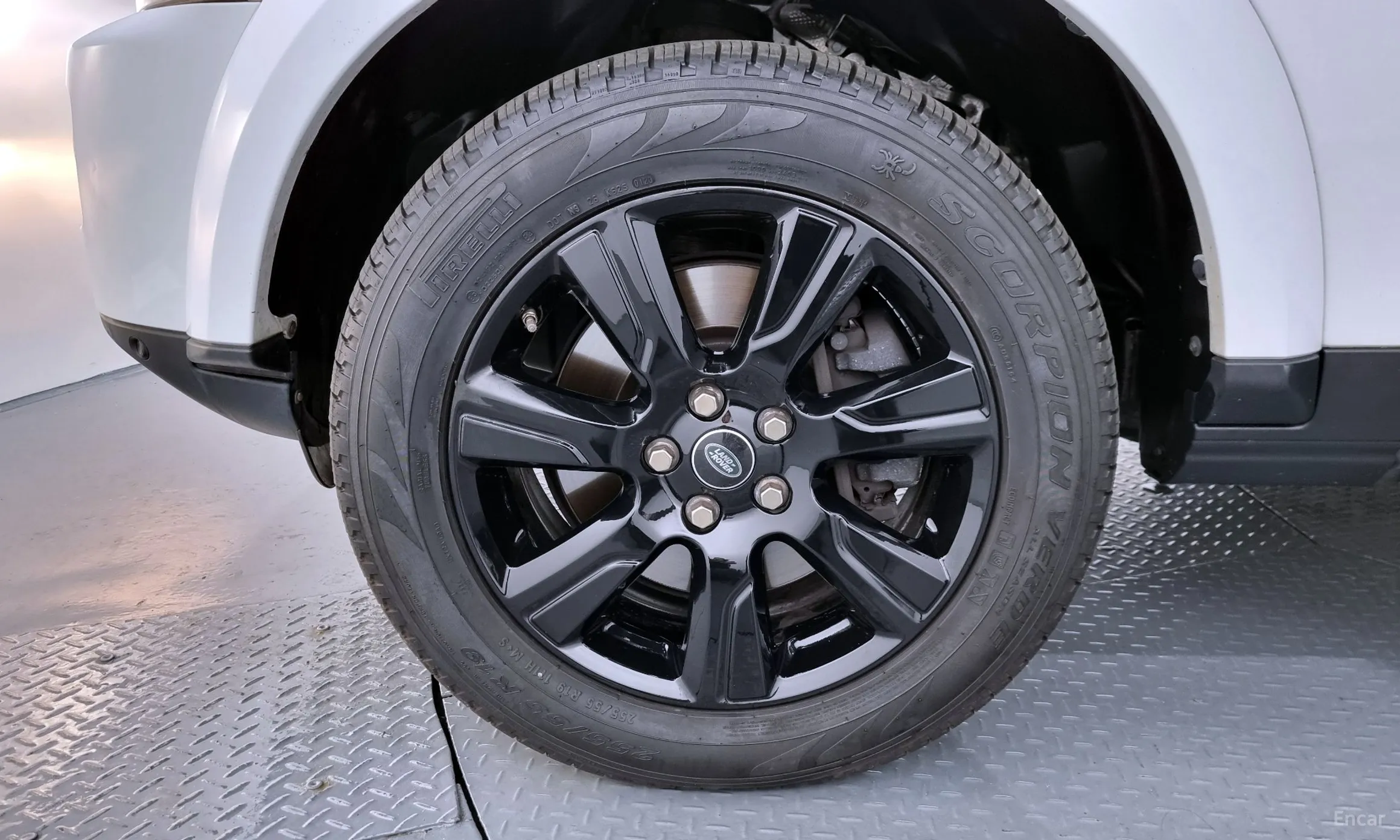 Land Rover Discovery 4 превью 5