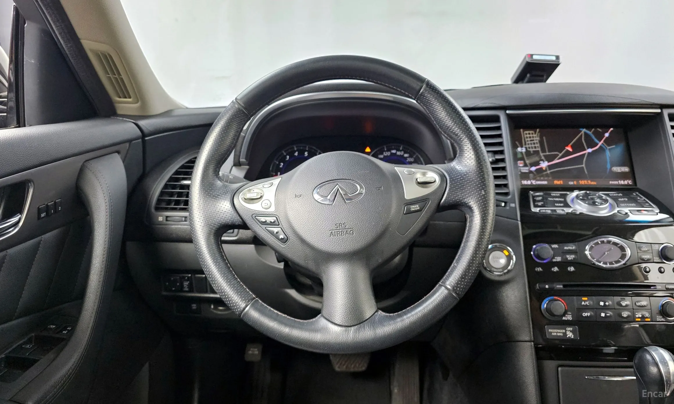 Infiniti FX35 превью 13