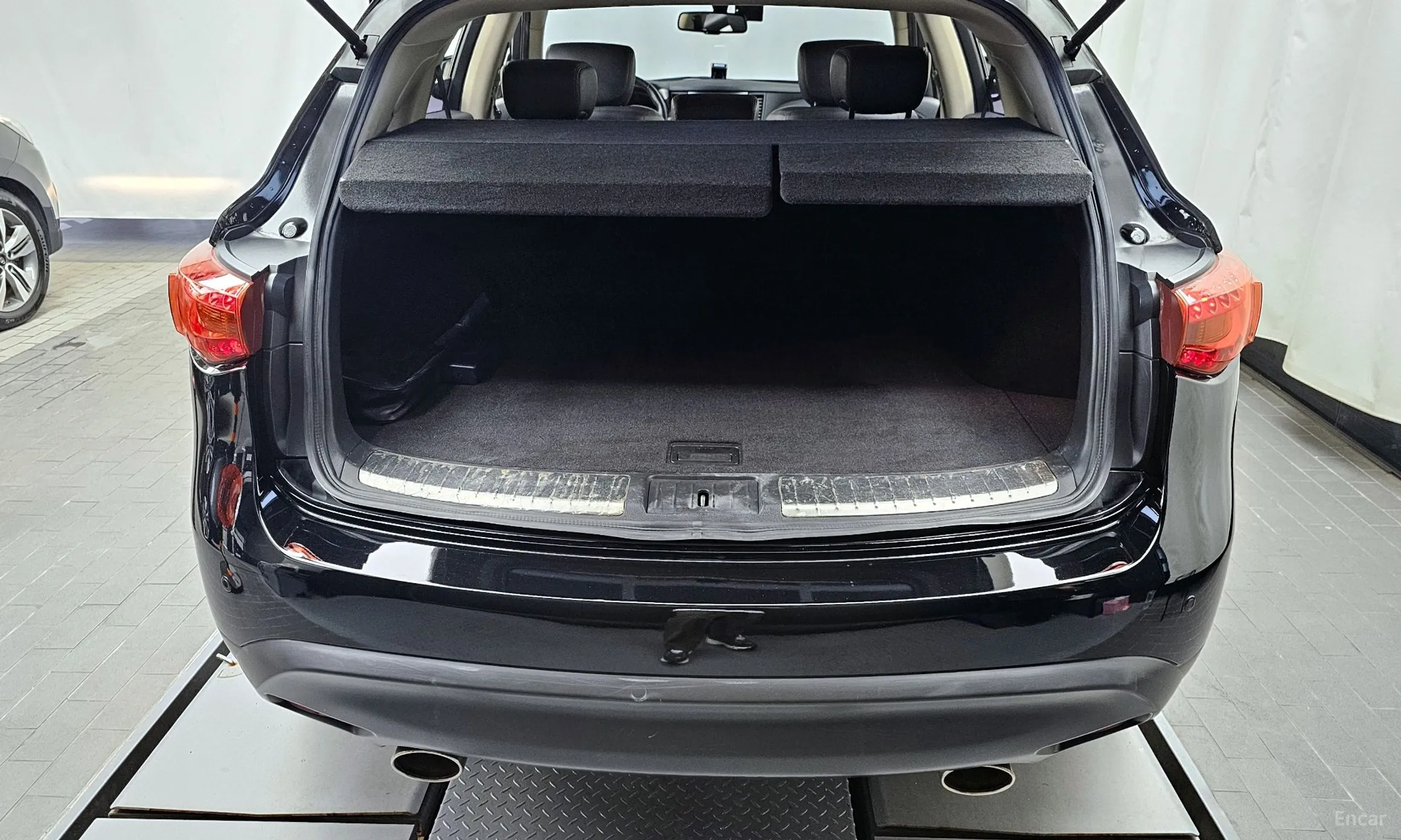 Infiniti FX35 превью 20
