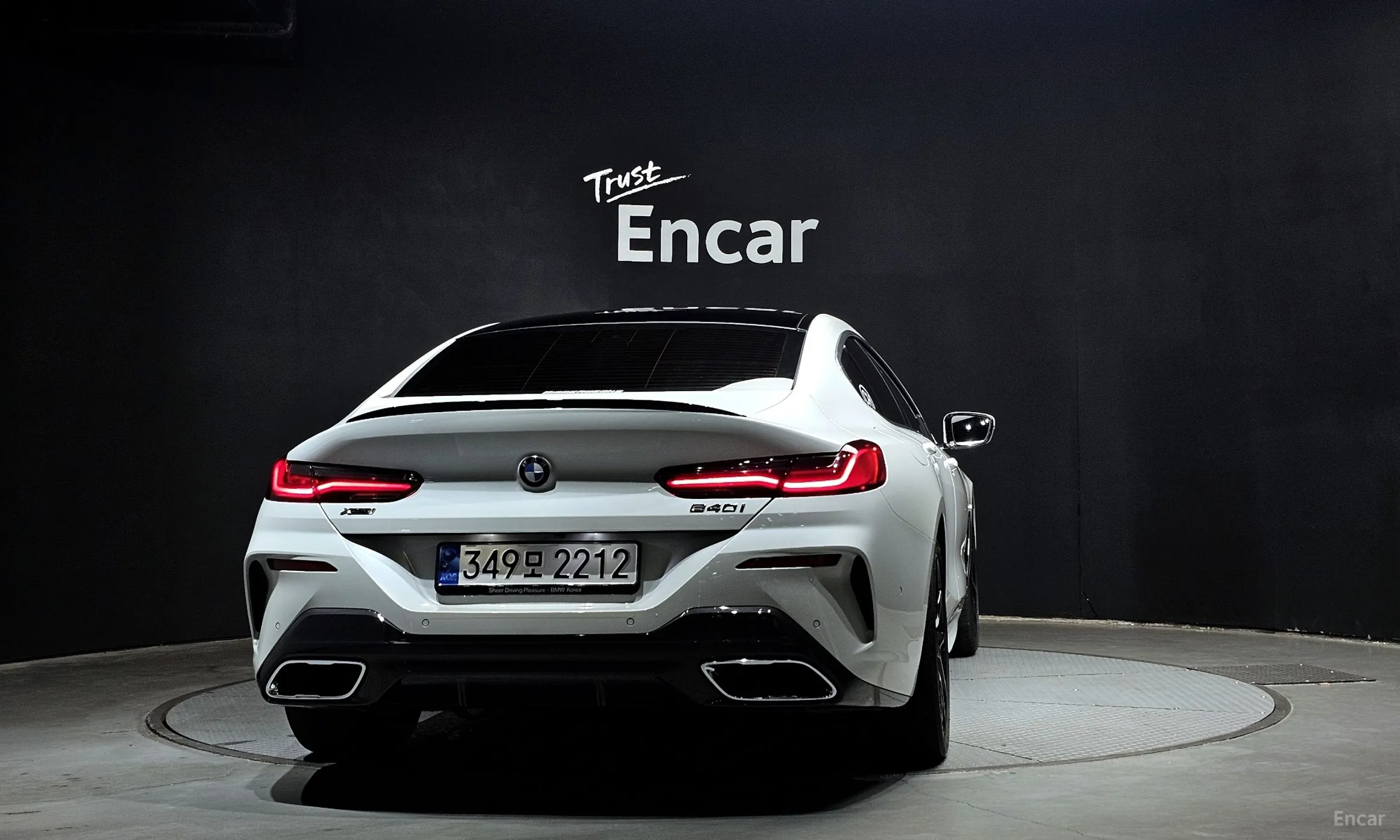 BMW 8-series (G15) превью 3