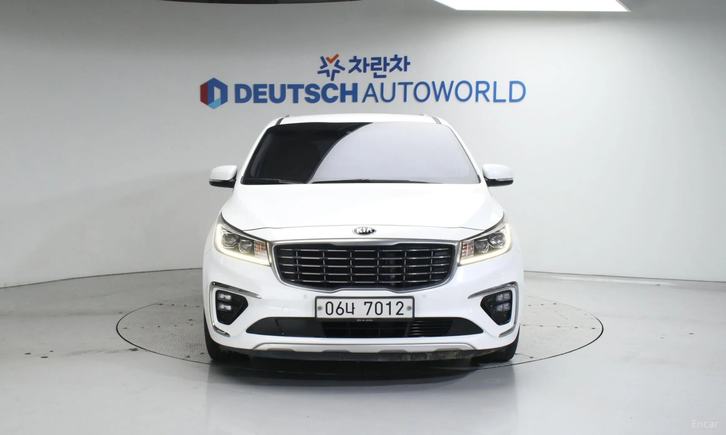 Kia Carnival превью 2