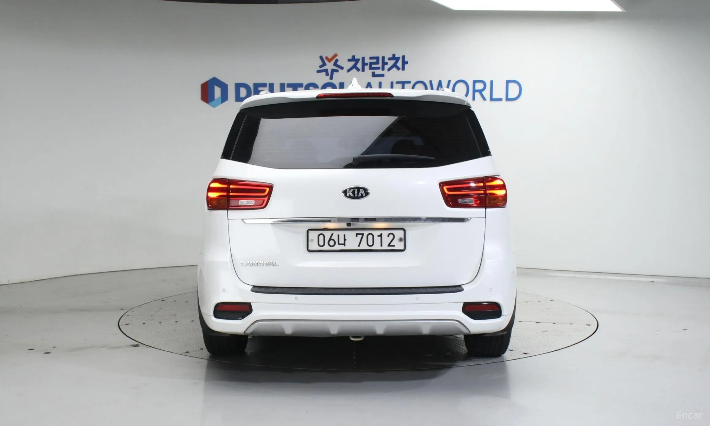 Kia Carnival превью 3