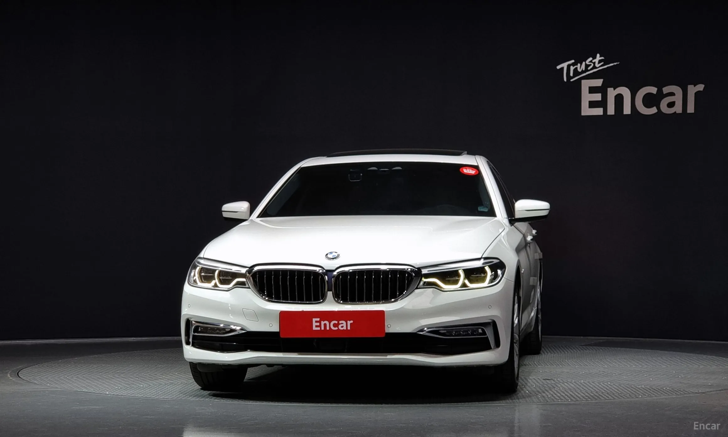BMW 5 Series (G30) превью 2