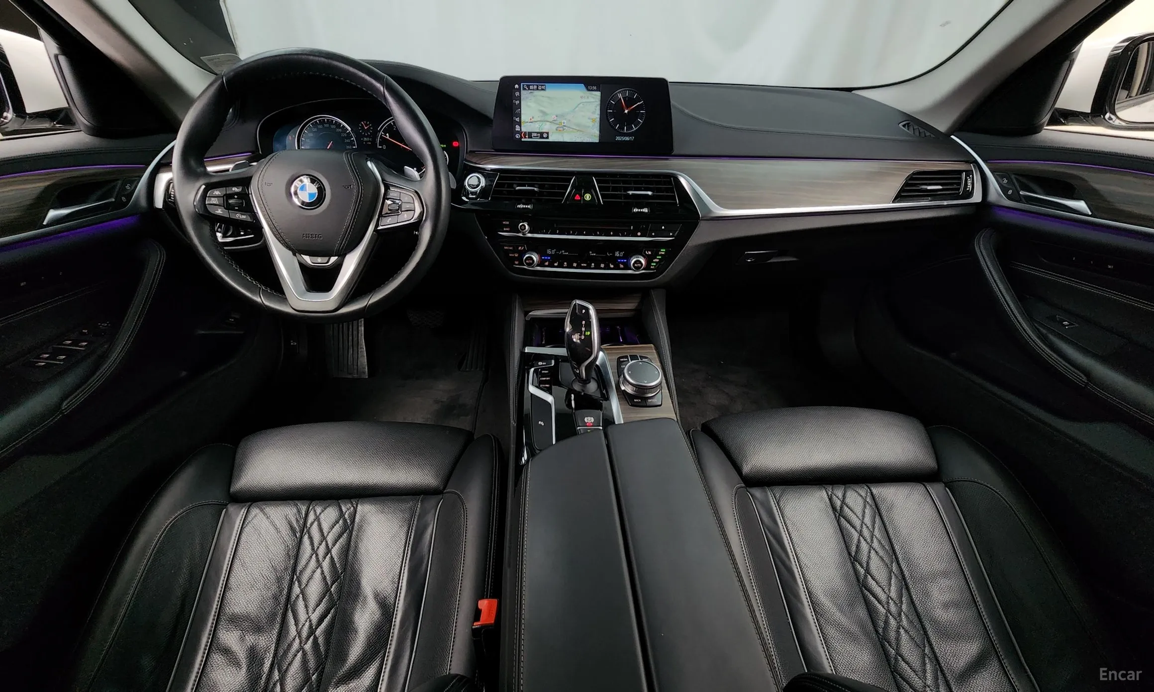 BMW 5 Series (G30) превью 4