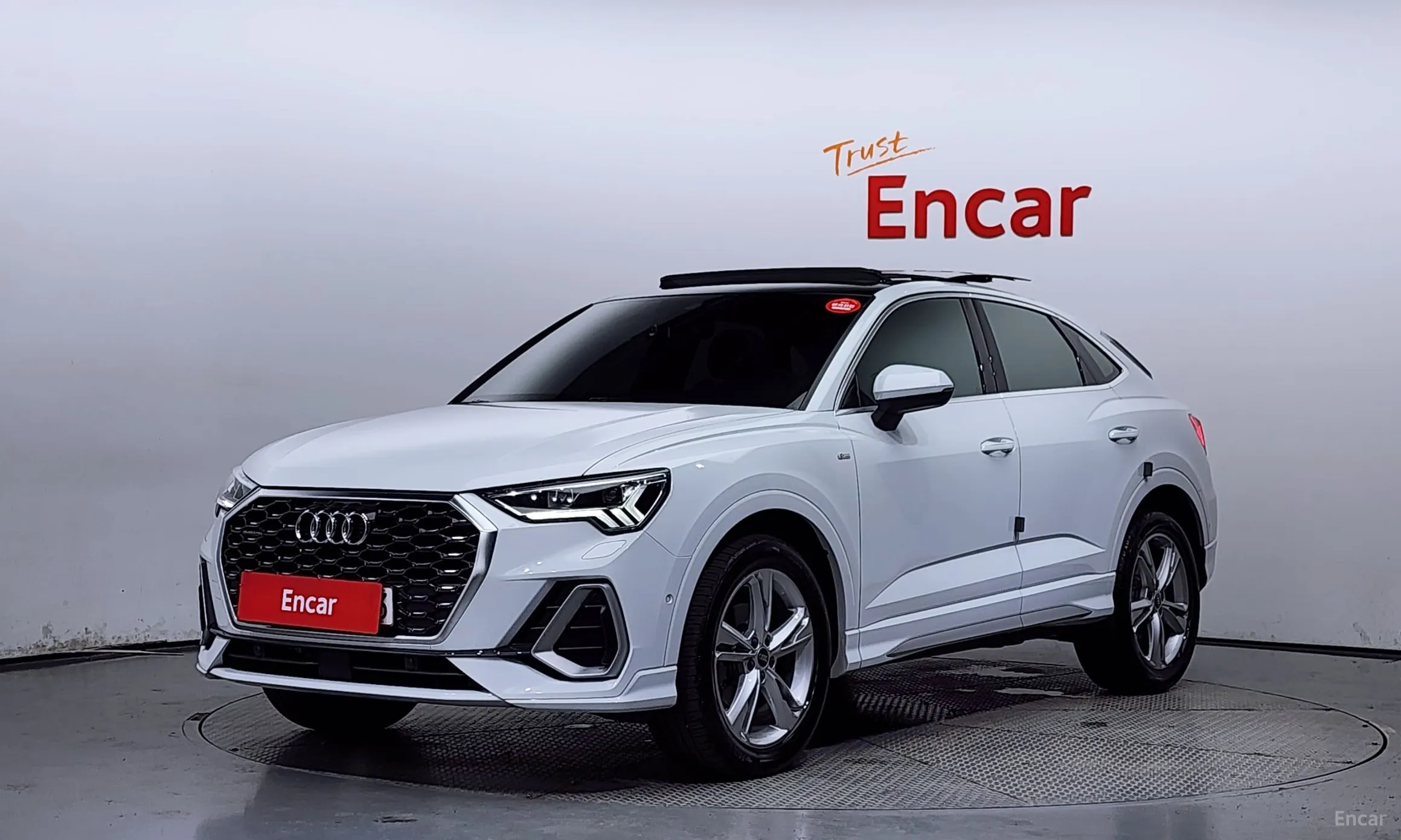 Audi Q3 (F3)