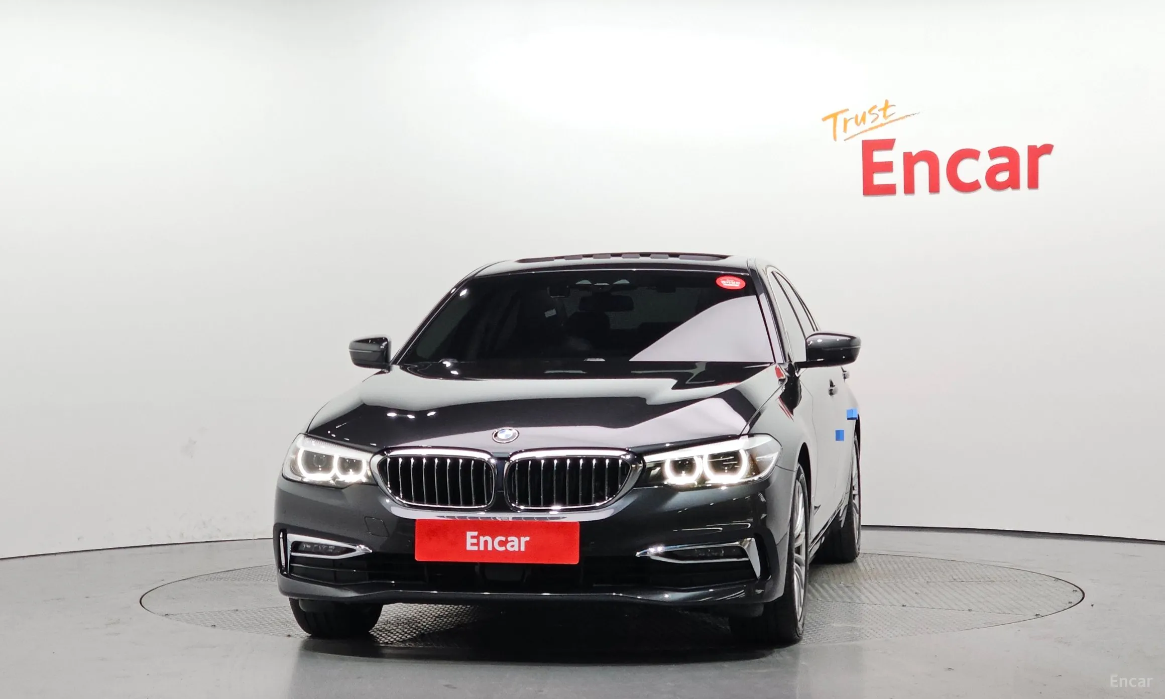 BMW 5 Series (G30) превью 2