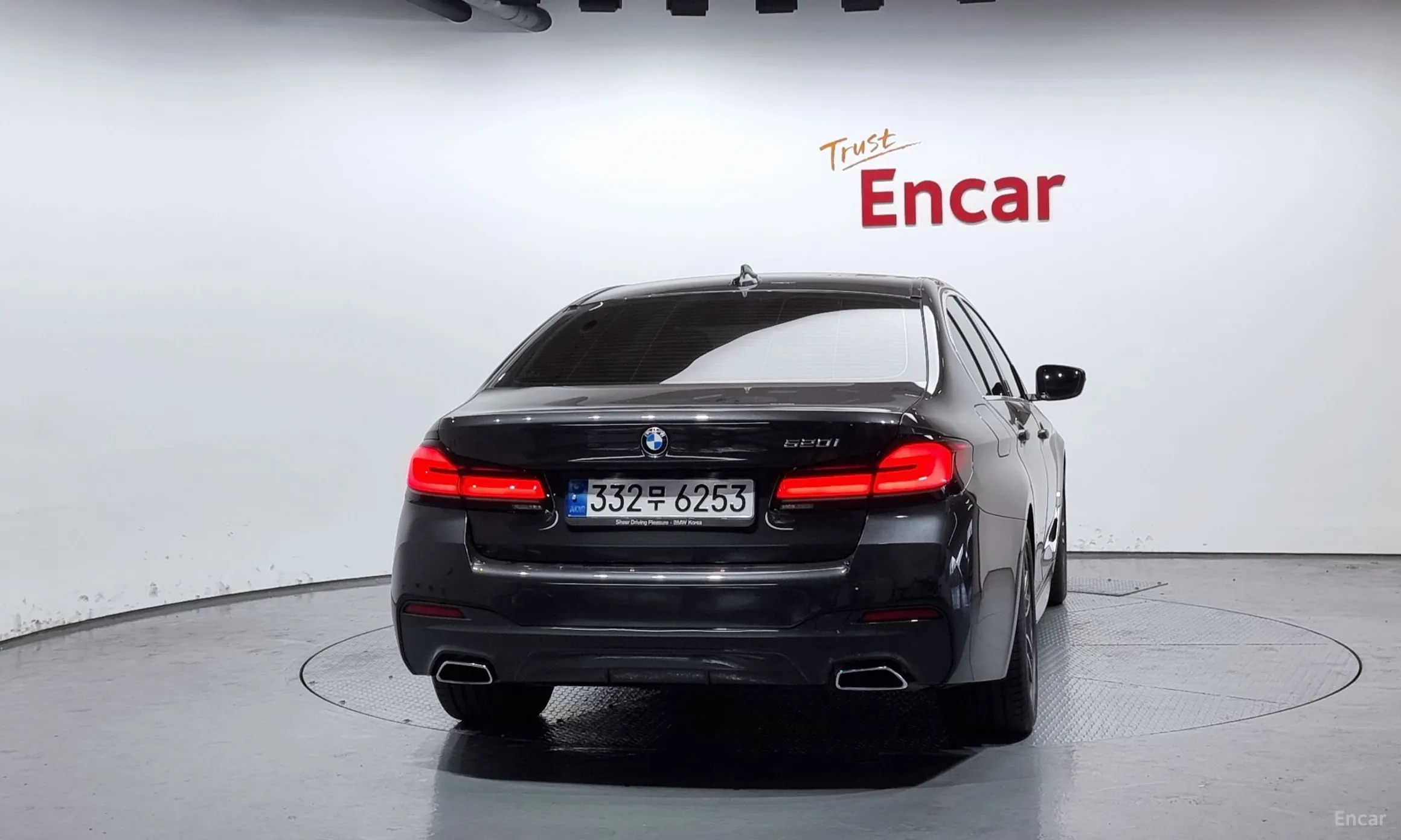 BMW 5 Series (G30) превью 3