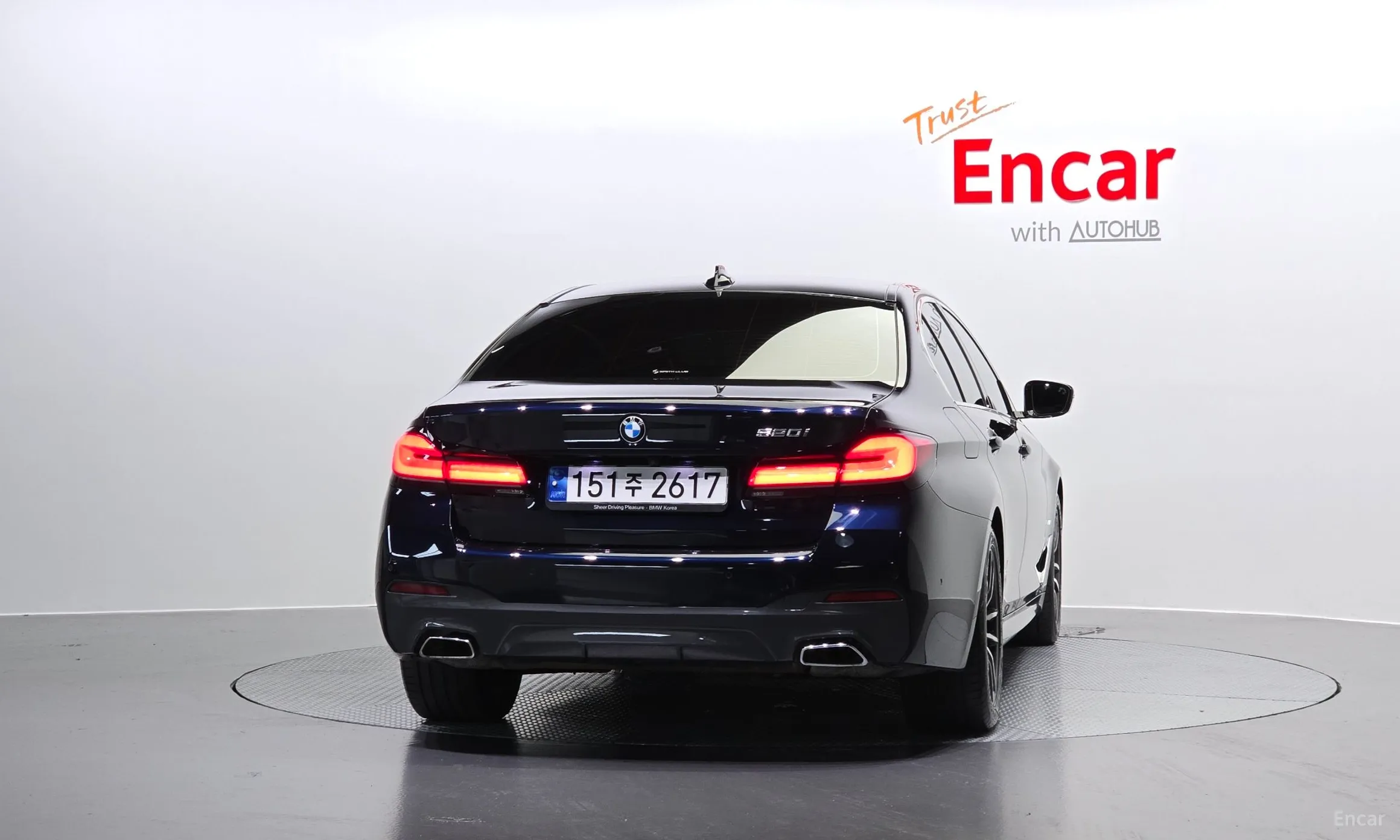 BMW 5 Series (G30) превью 3
