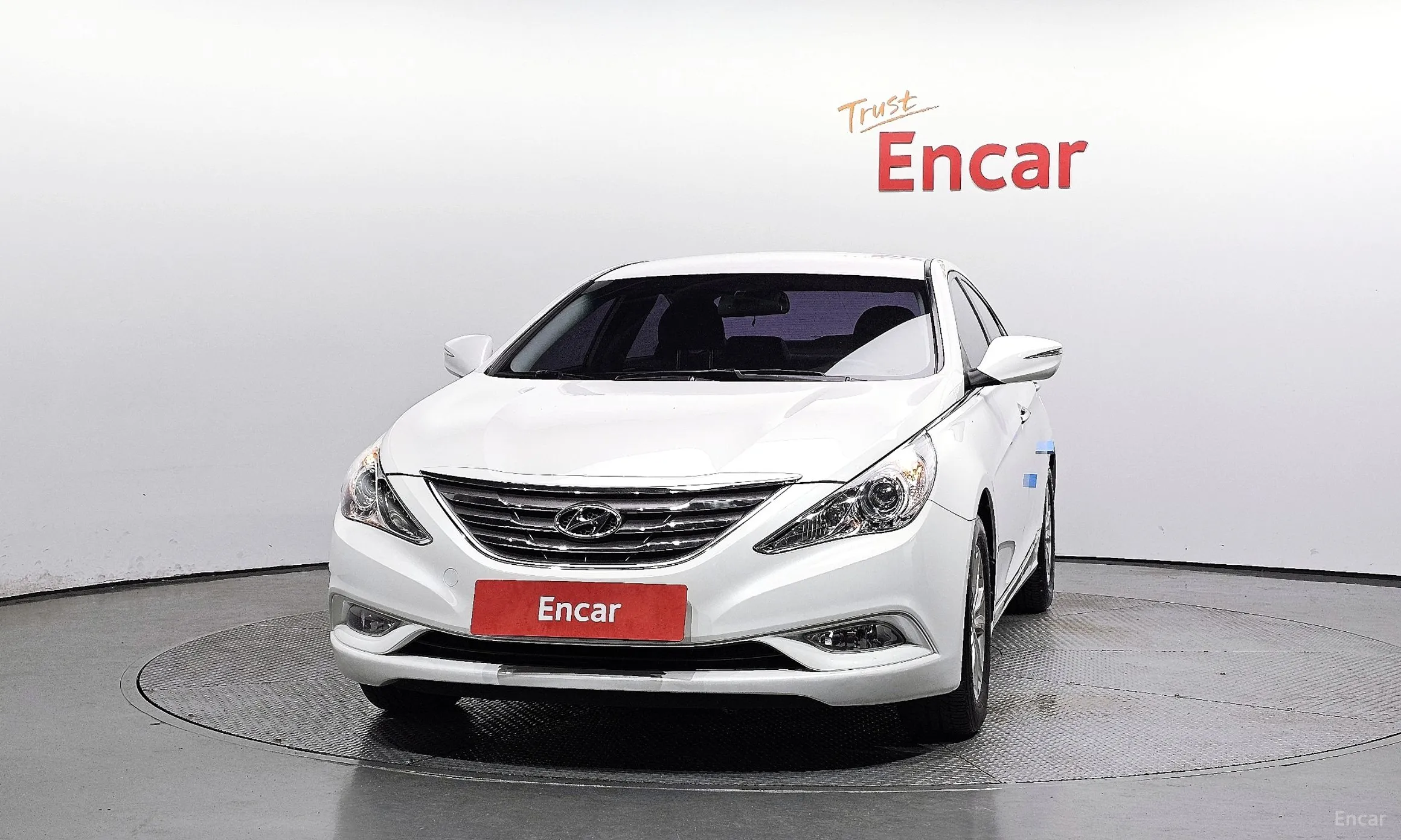 Hyundai YF Sonata превью 2
