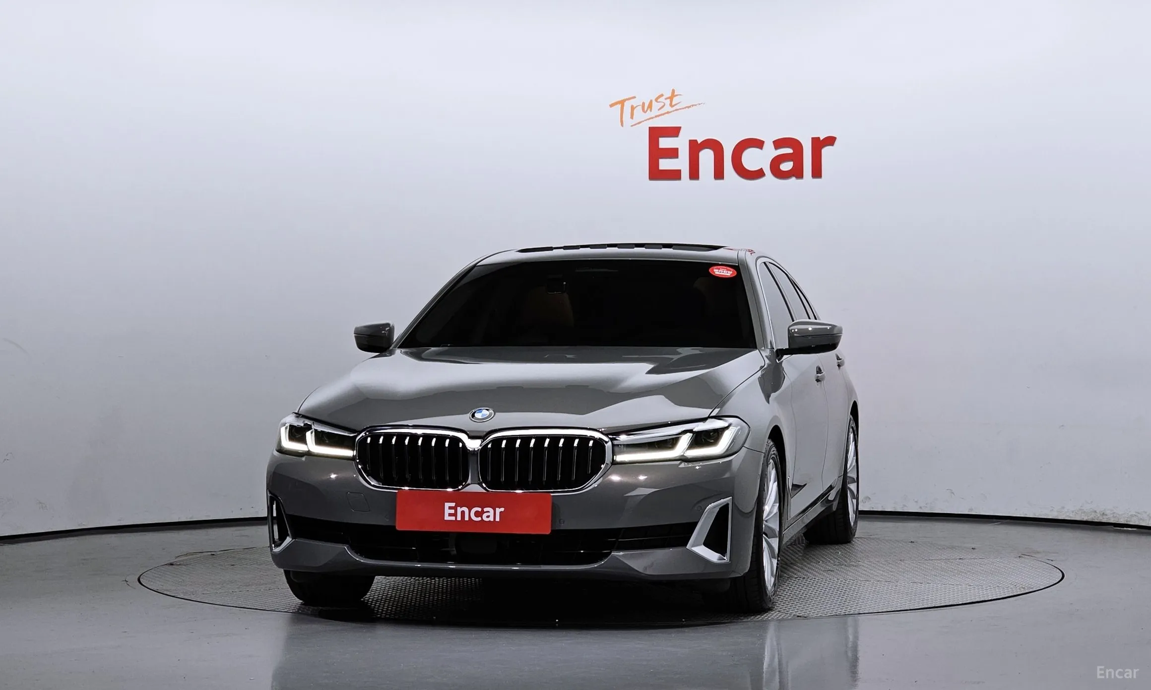 BMW 5 Series (G30) превью 2