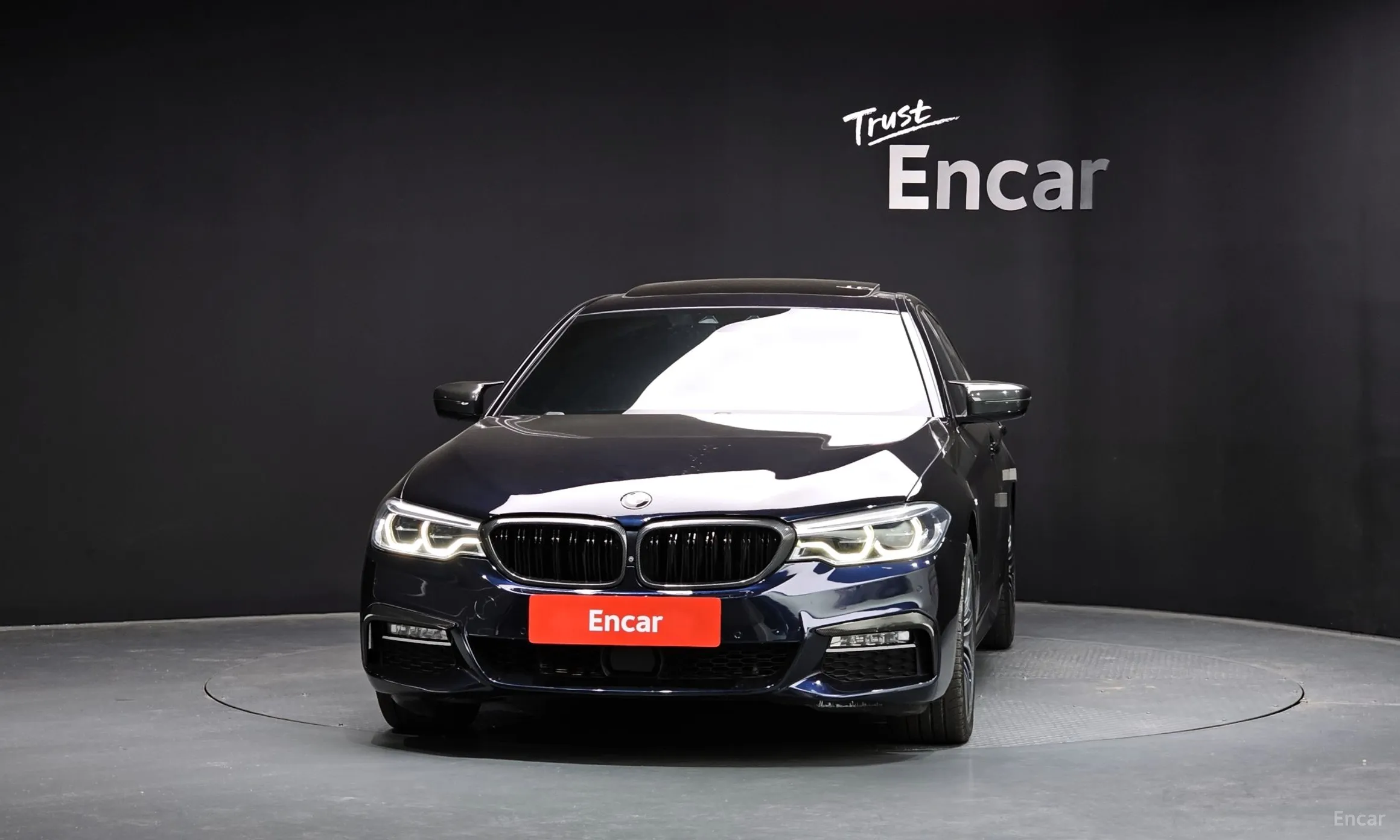 BMW 5 Series (G30) превью 2