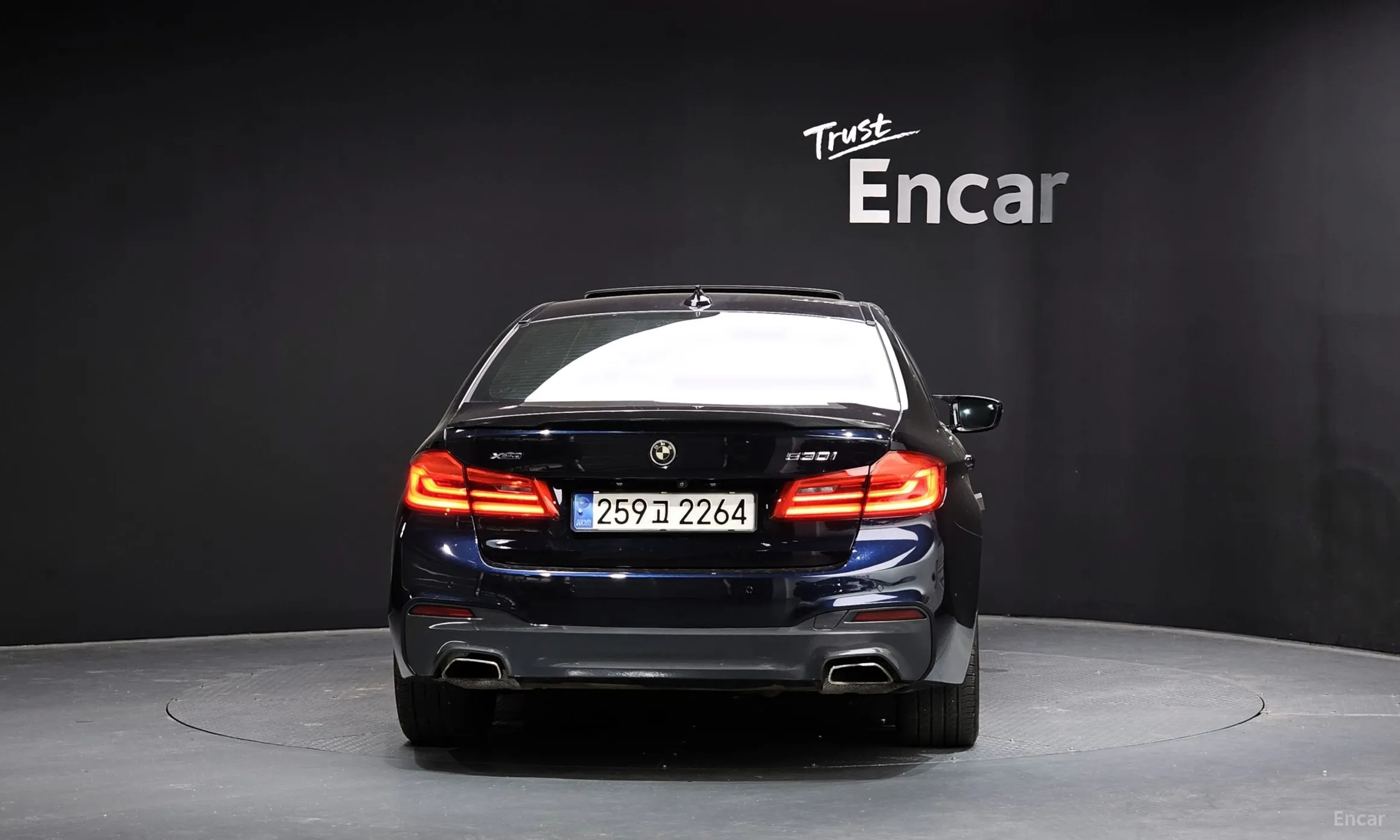 BMW 5 Series (G30) превью 3