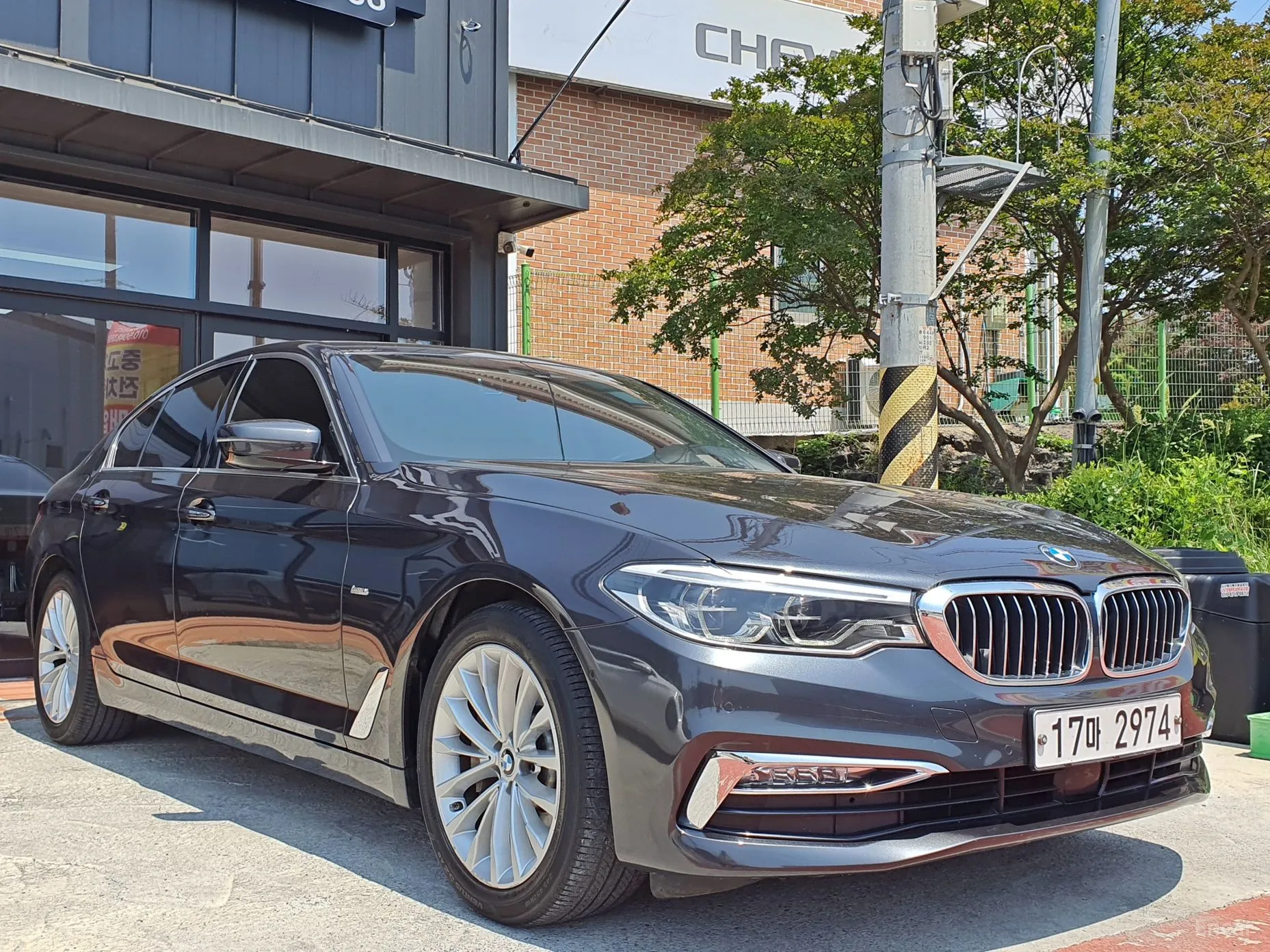 BMW 5 Series (G30) превью 3