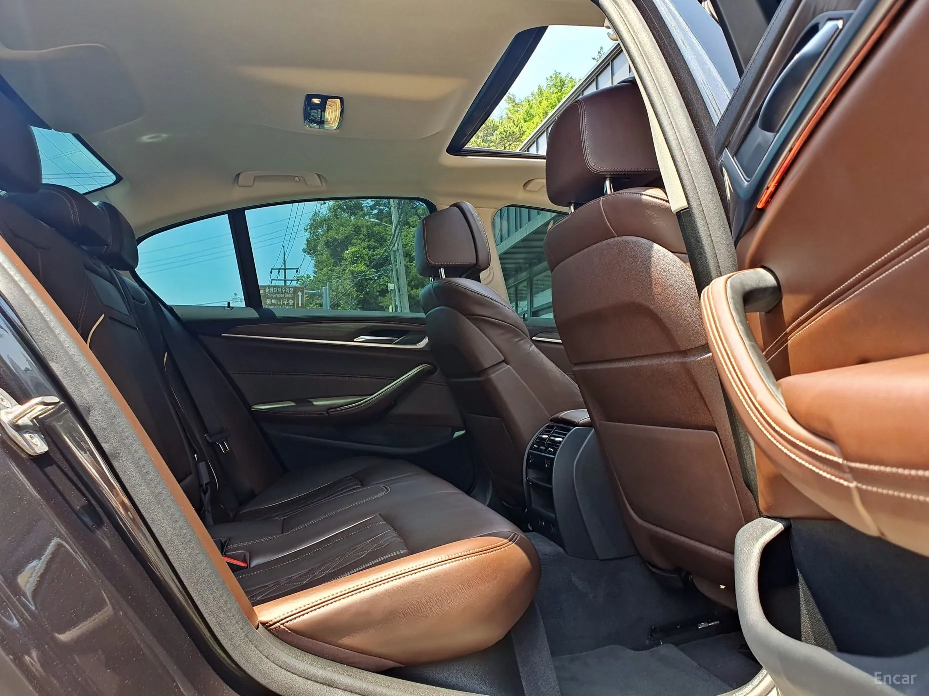 BMW 5 Series (G30) превью 4