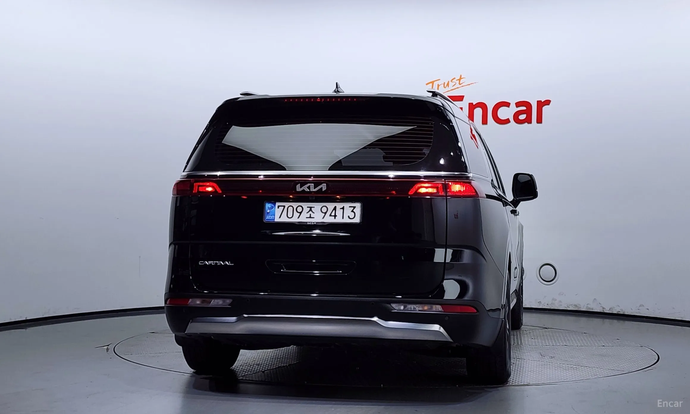 Kia Carnival Gen 4 превью 3