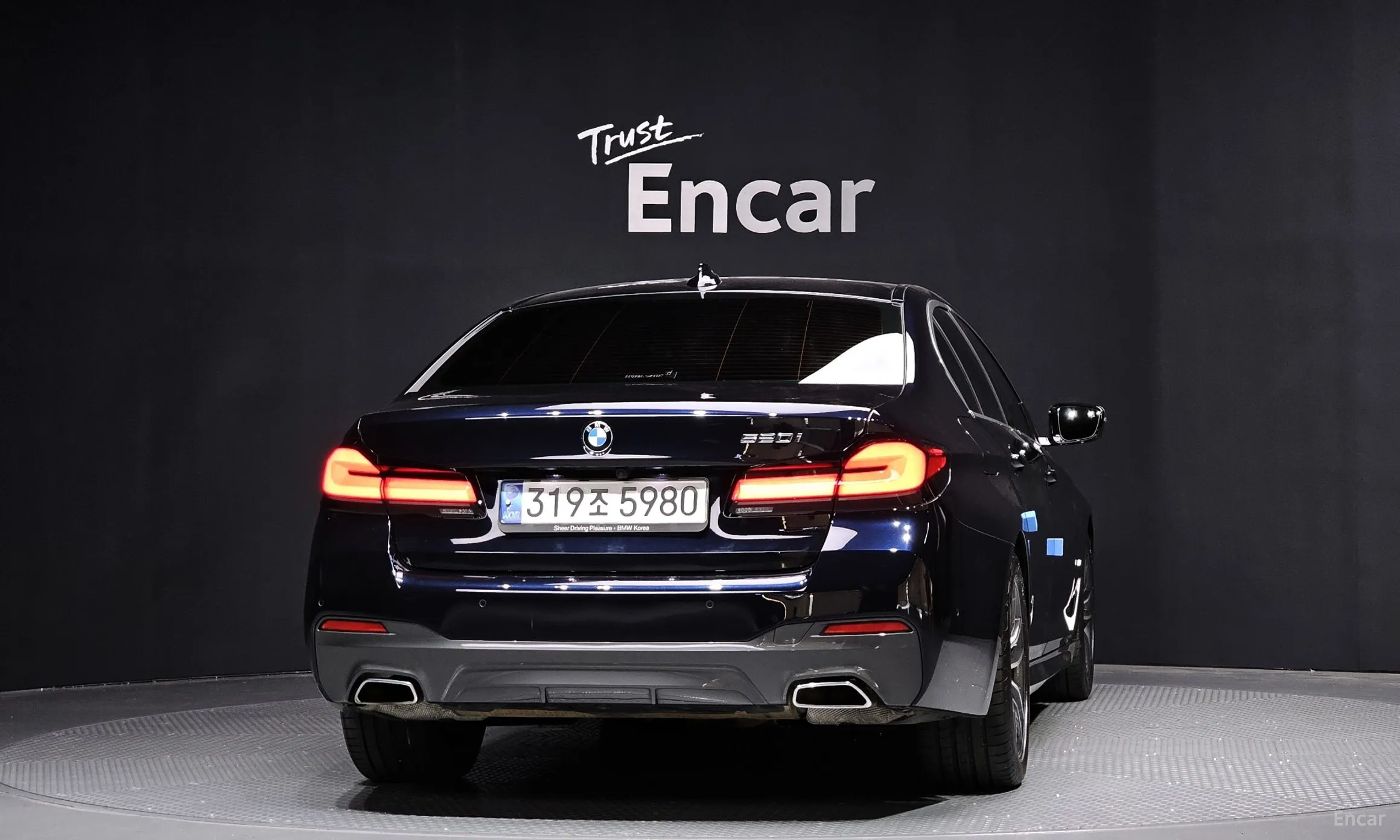 BMW 5 Series (G30) превью 3