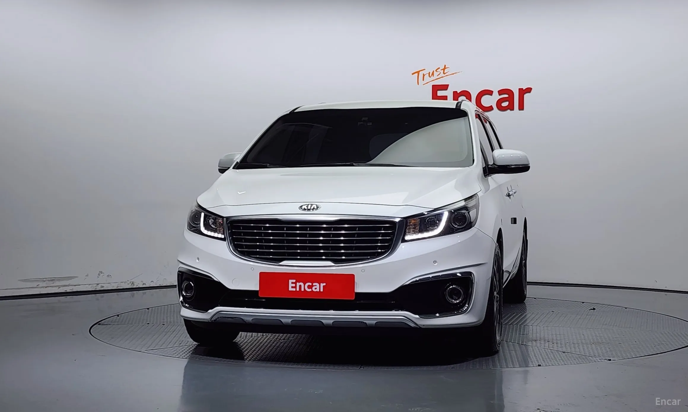 Kia Carnival превью 2
