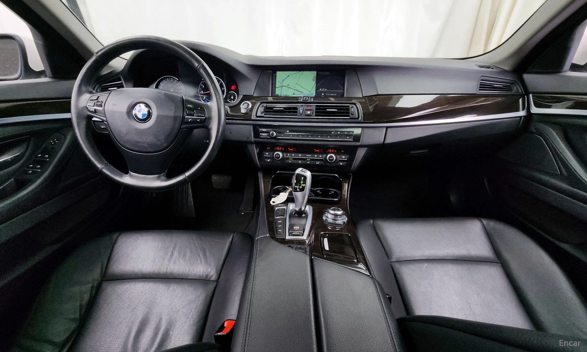 BMW 5 Series (F10) превью 4