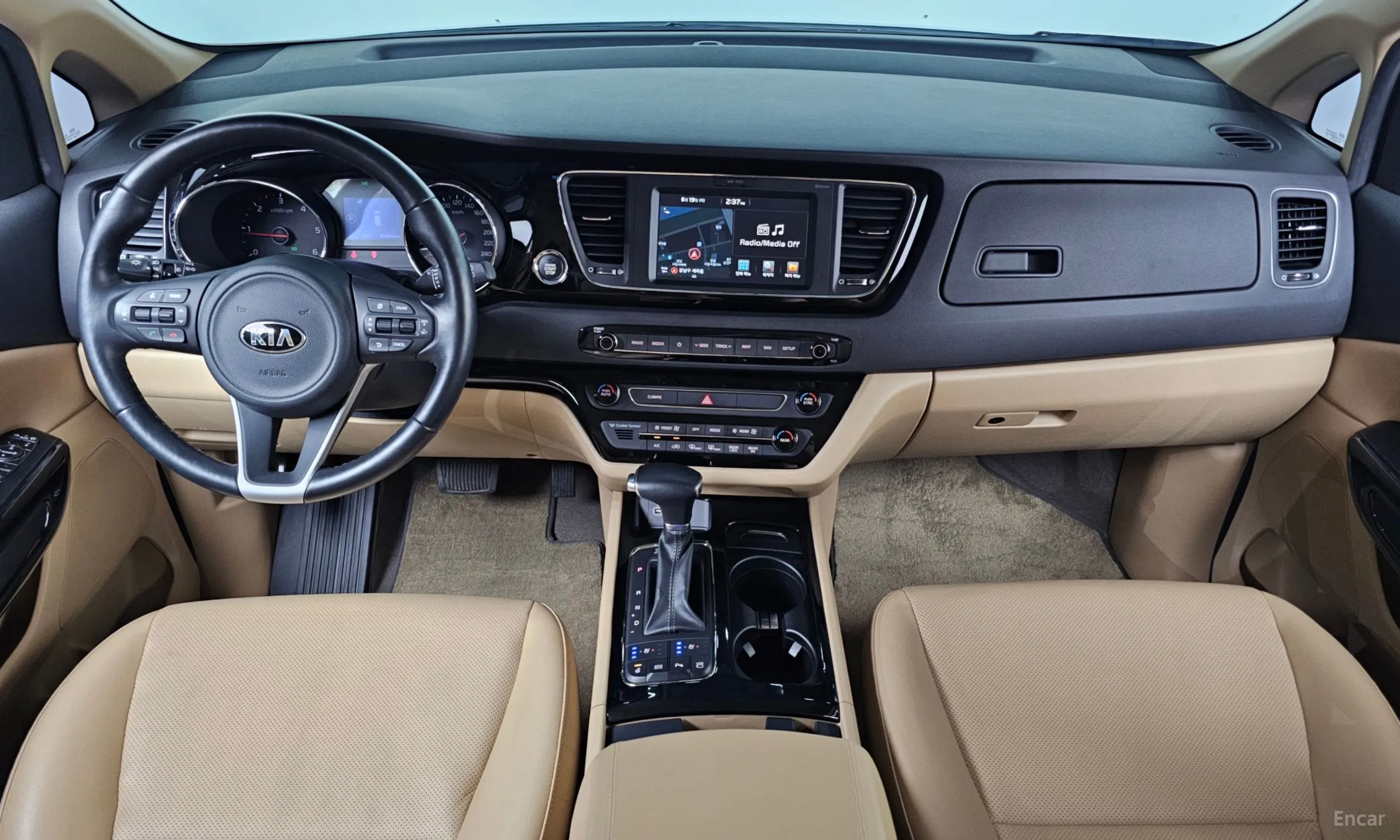 Kia Carnival превью 4