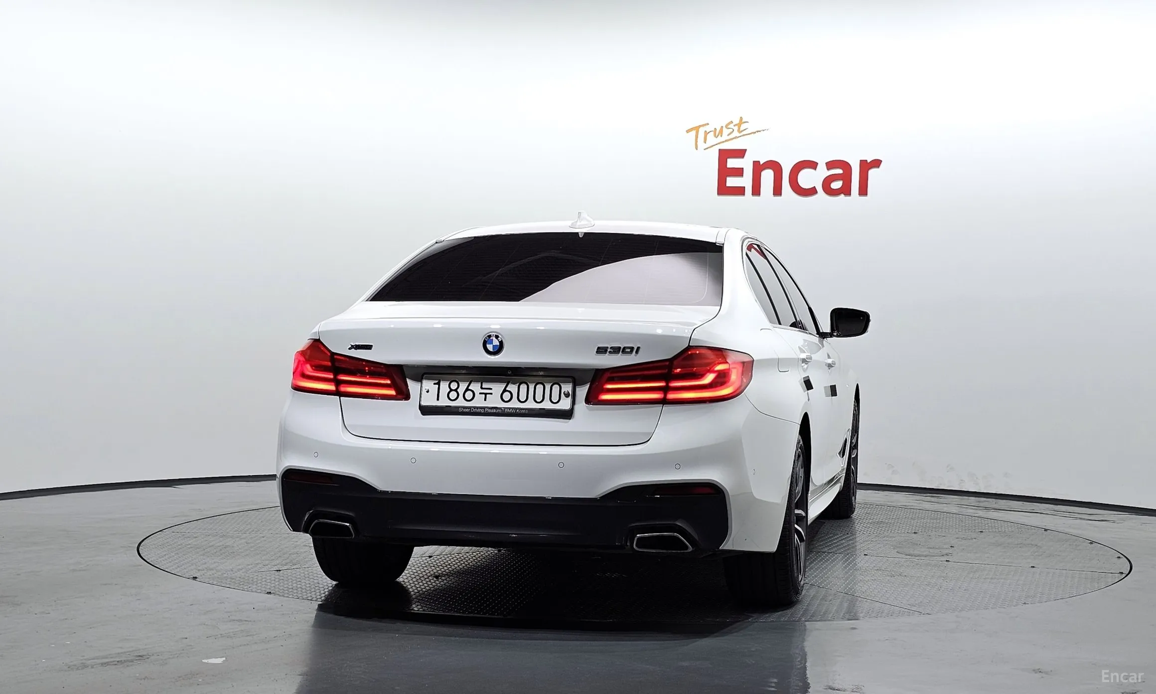 BMW 5 Series (G30) превью 3