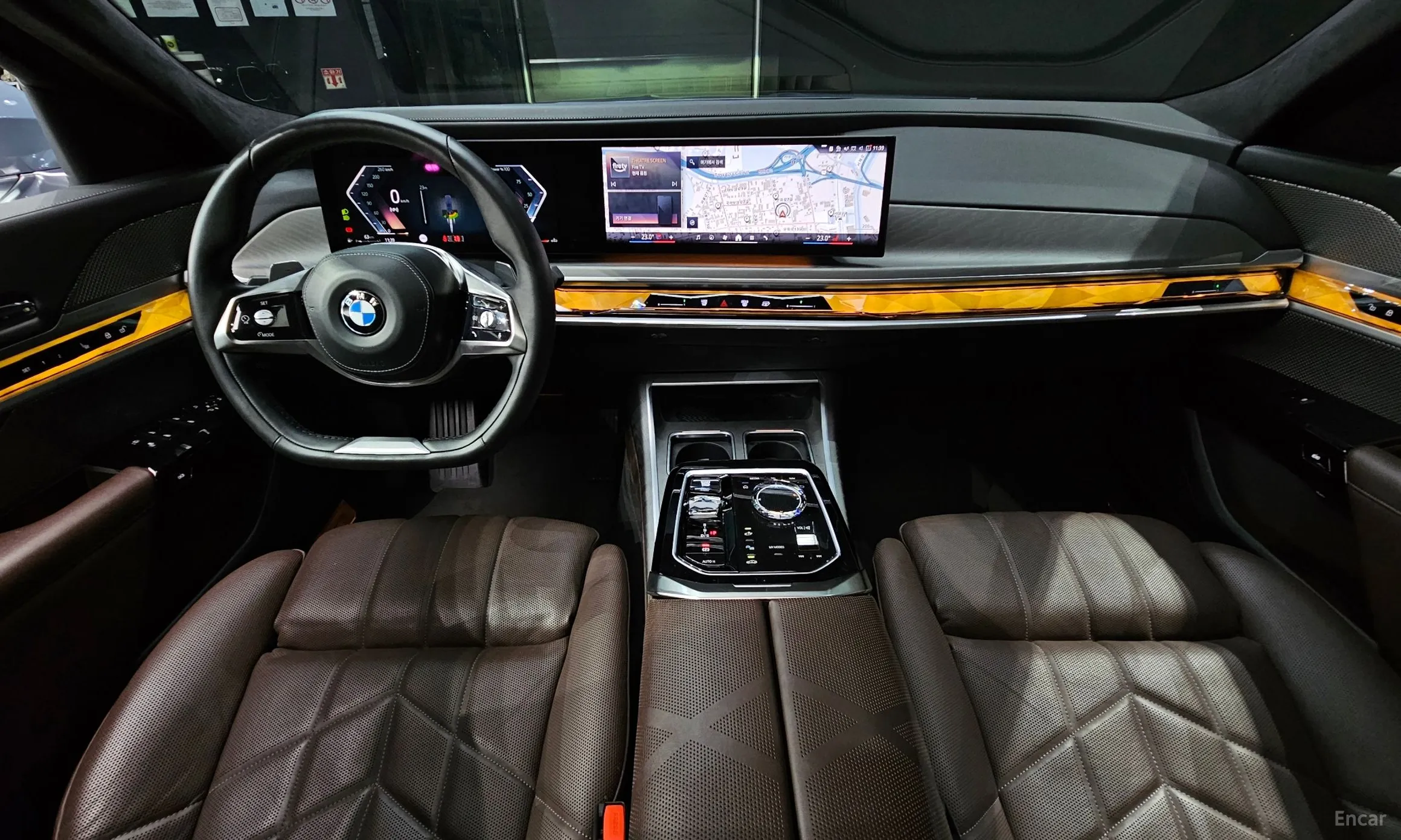 BMW 7 Series (G70) превью 4