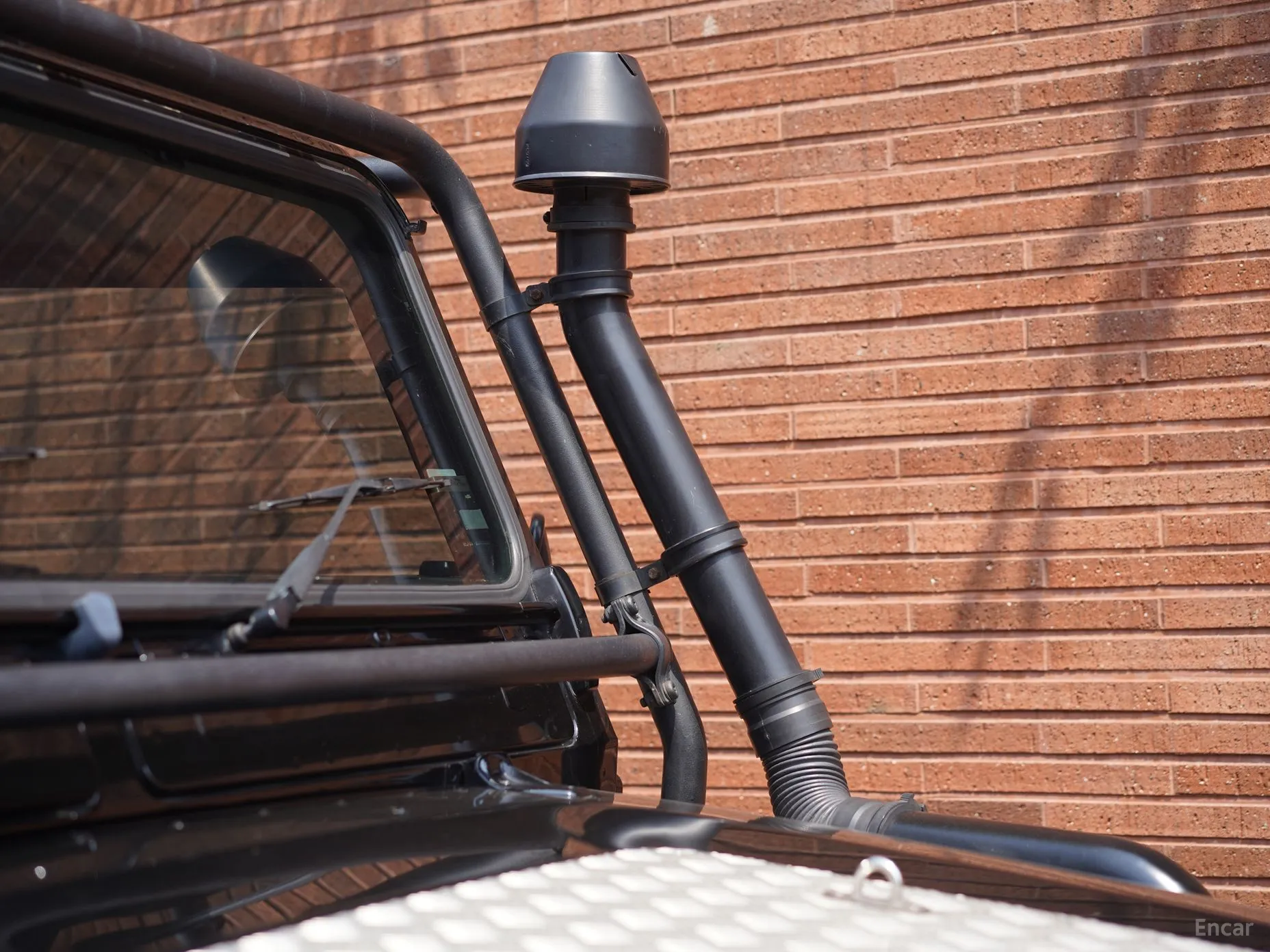 Land Rover Defender превью 4