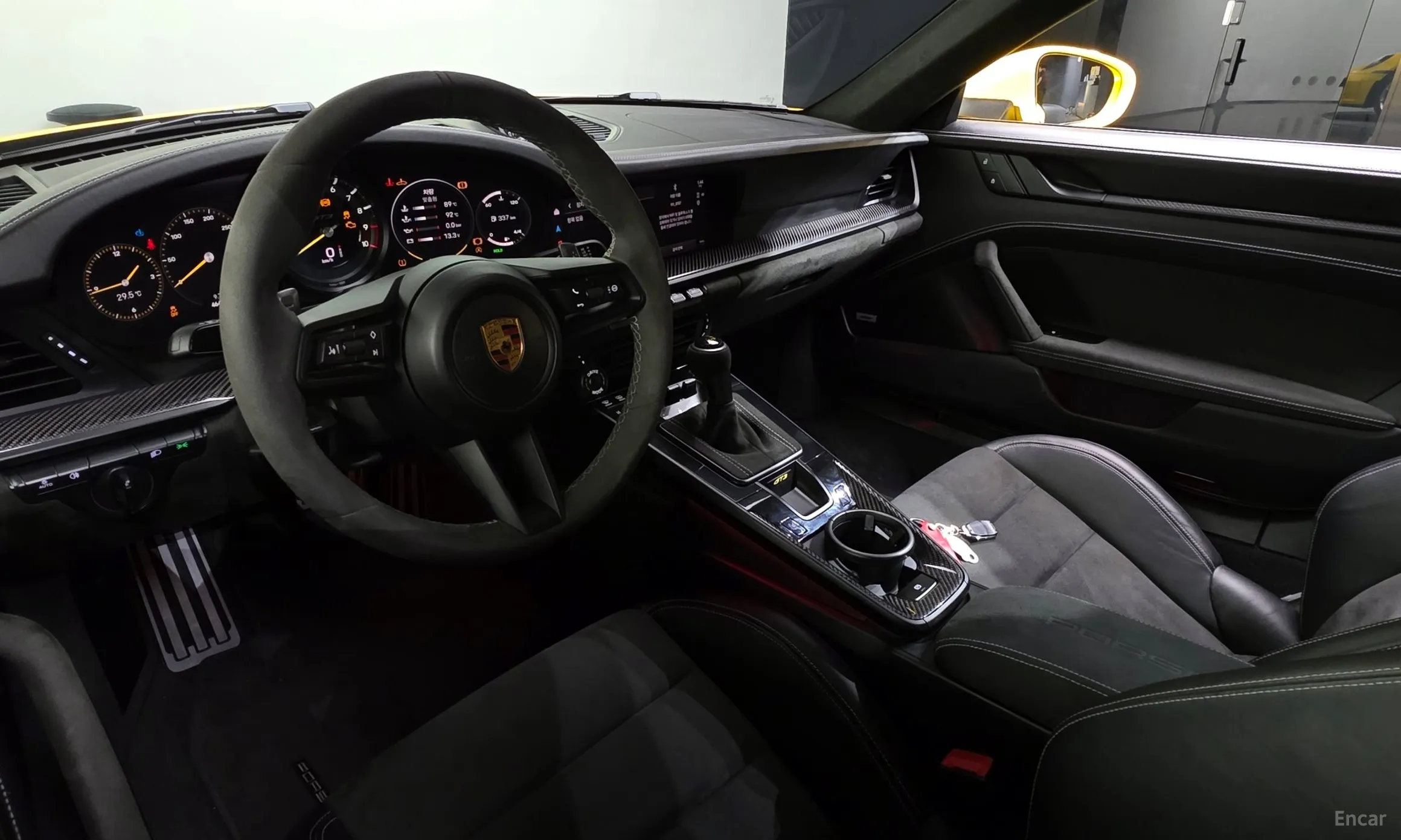 Porsche 911 (992) превью 4