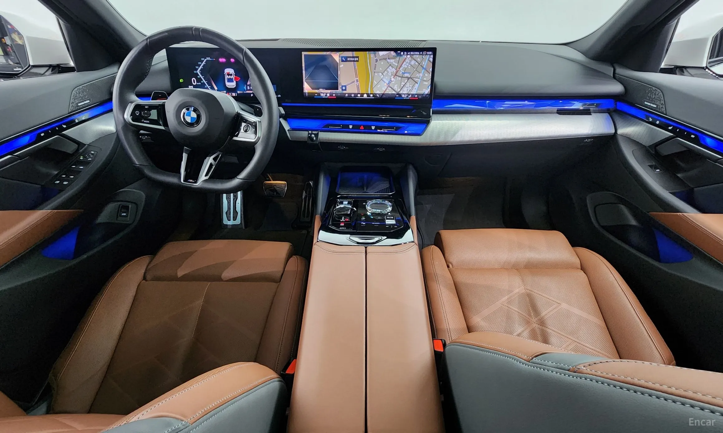 BMW 5 Series (G60) превью 4