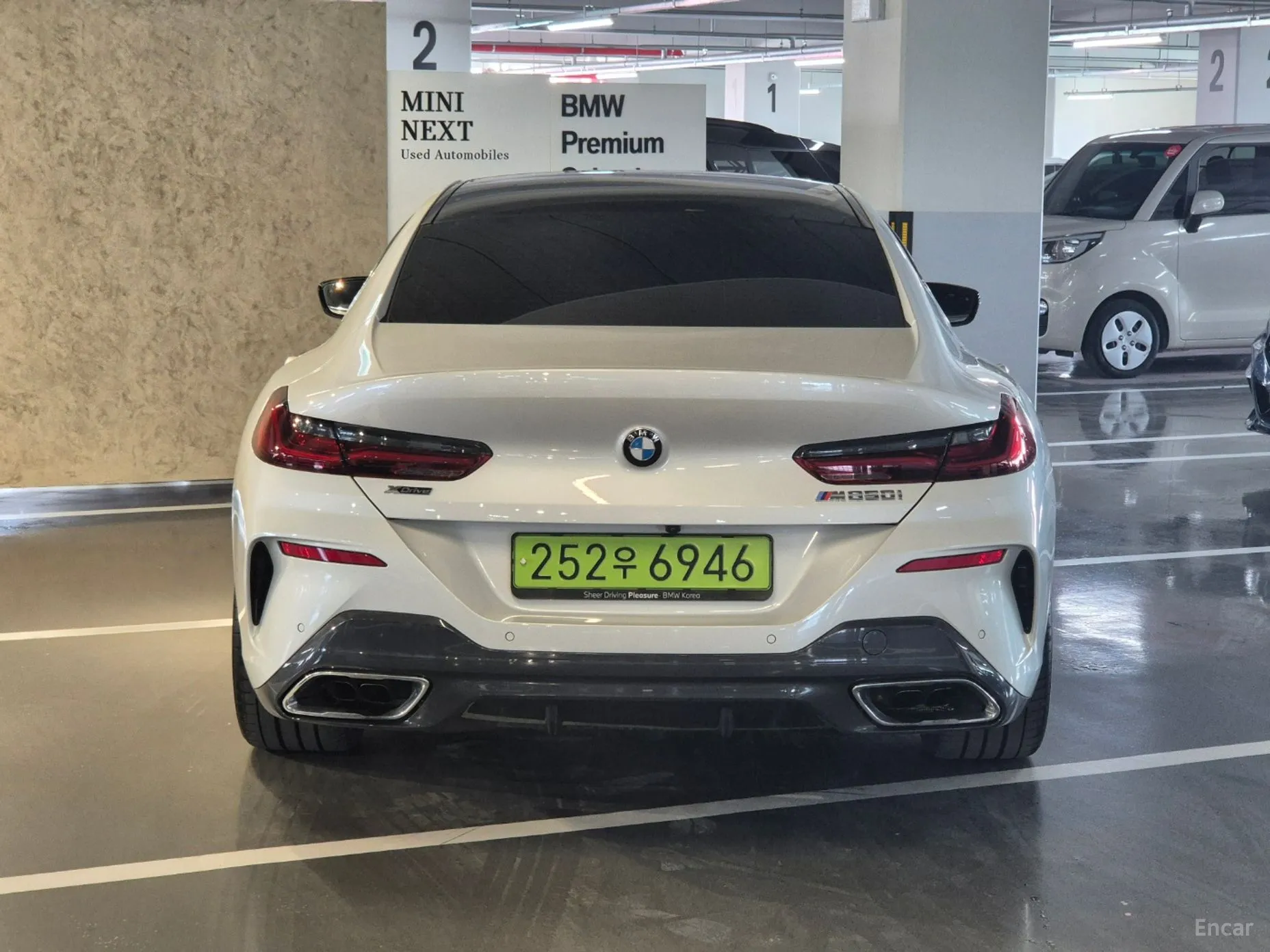 BMW 8-series (G15) превью 3