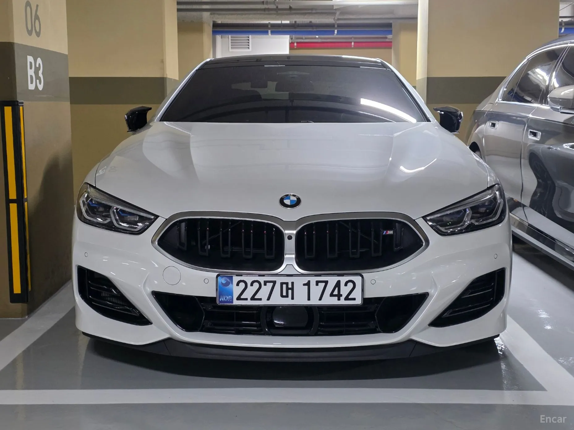 BMW 8-series (G15)