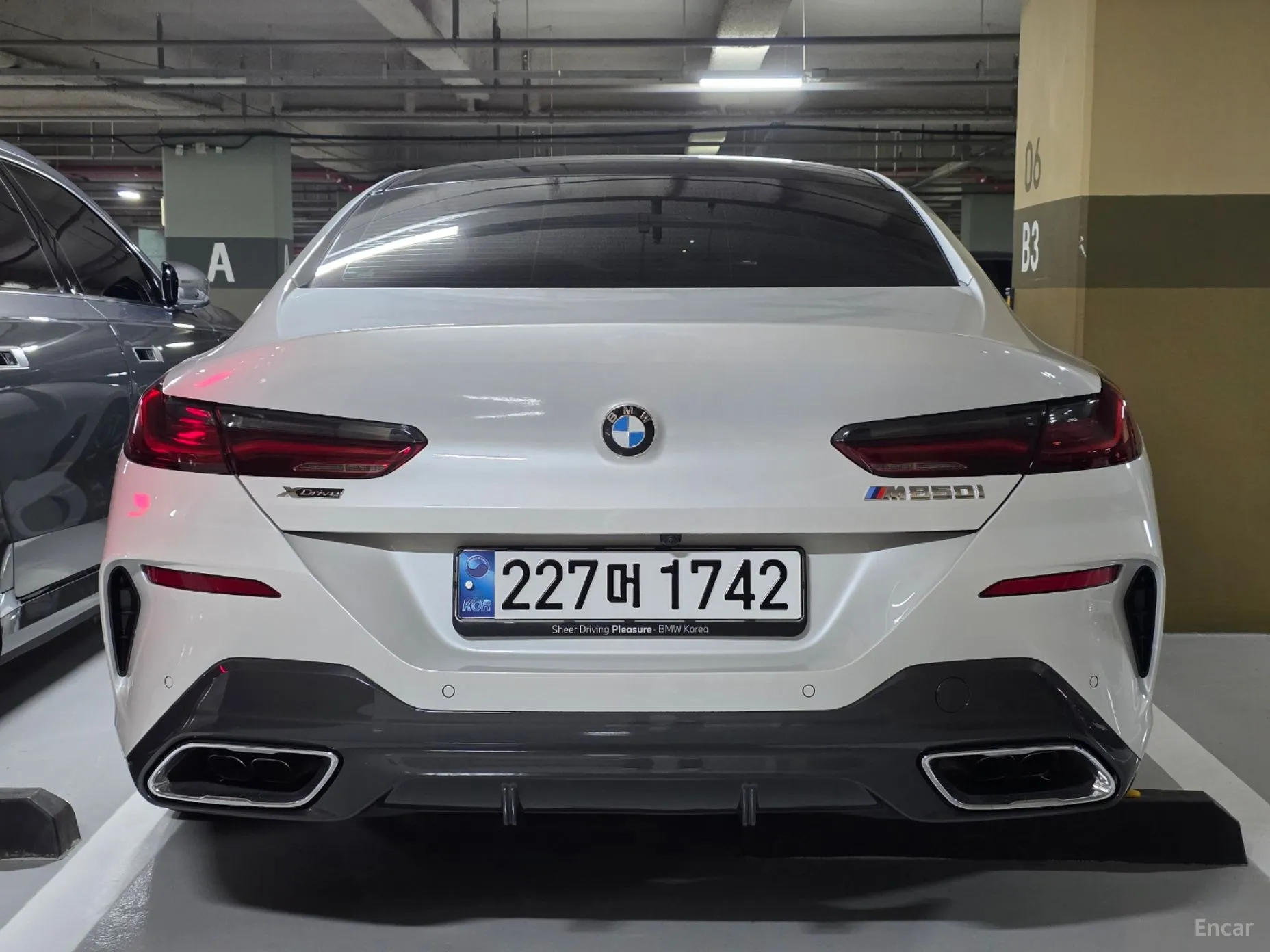 BMW 8-series (G15) превью 3