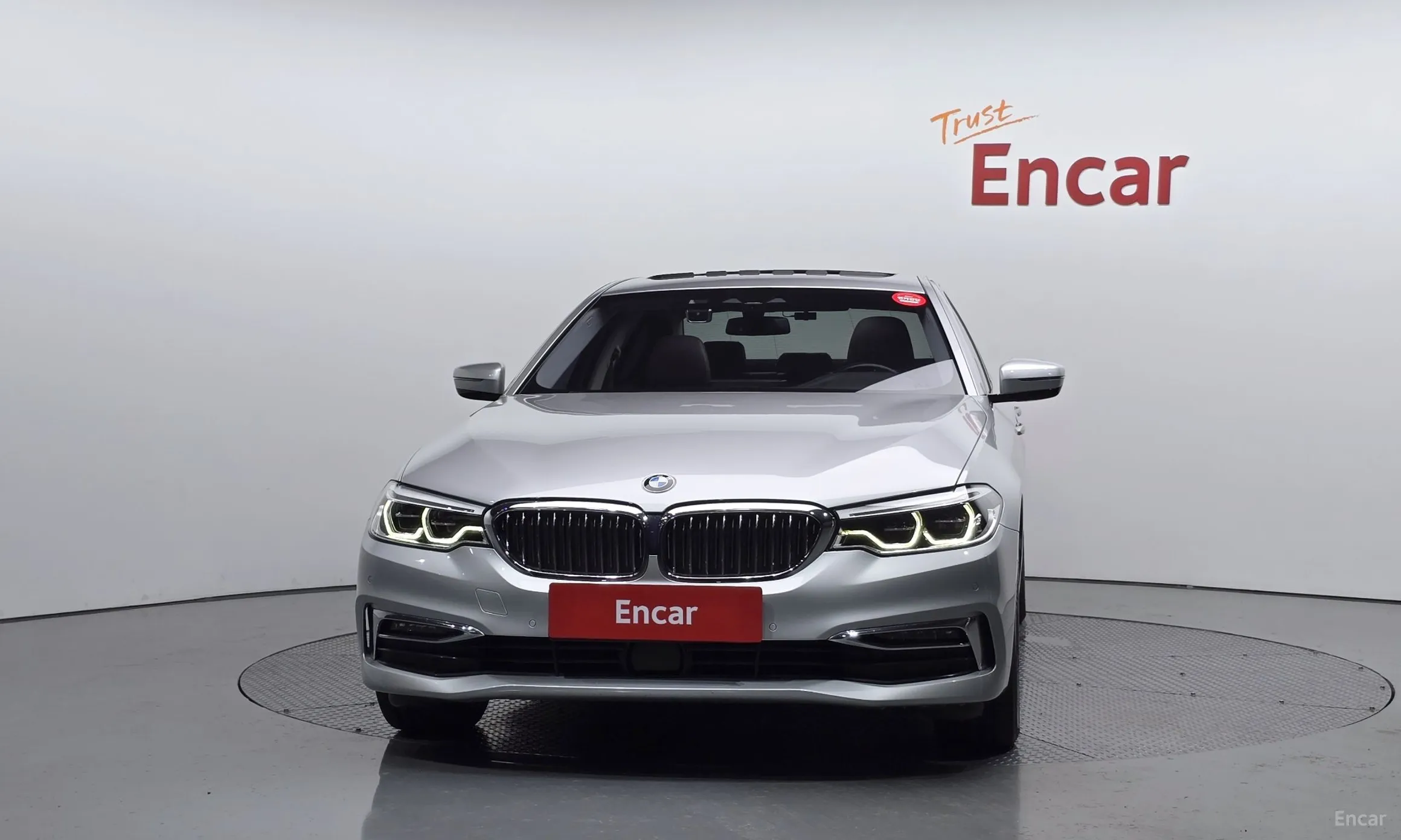 BMW 5 Series (G30) превью 2